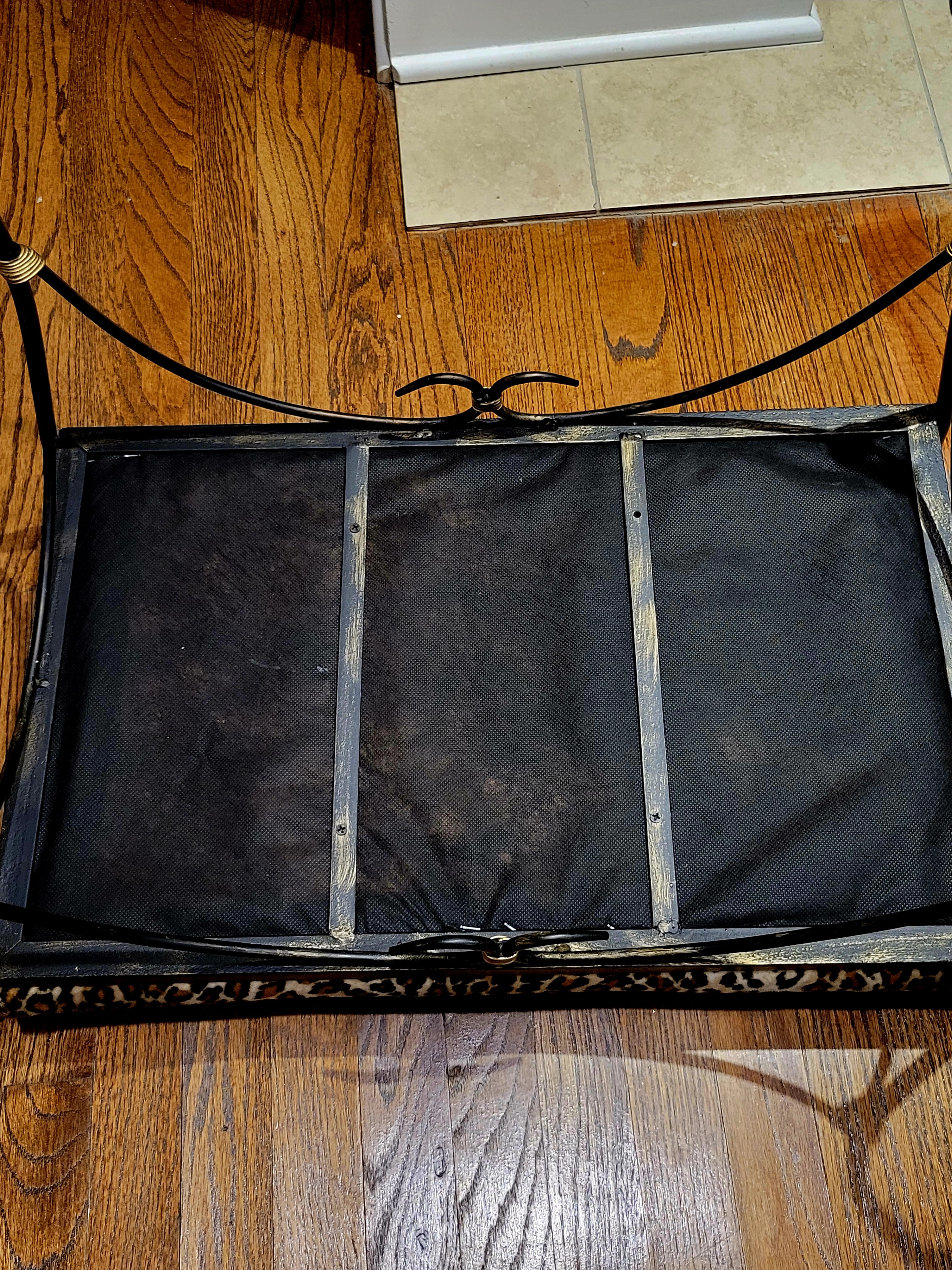 Stylish Leopard Print Statement Bench – Chic Boutique Essential! - photo 5