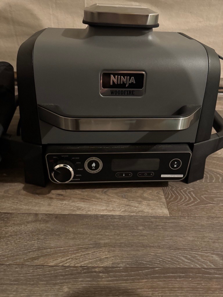 Ninja Woodfire Outdoor Grill – Excellent Condition
