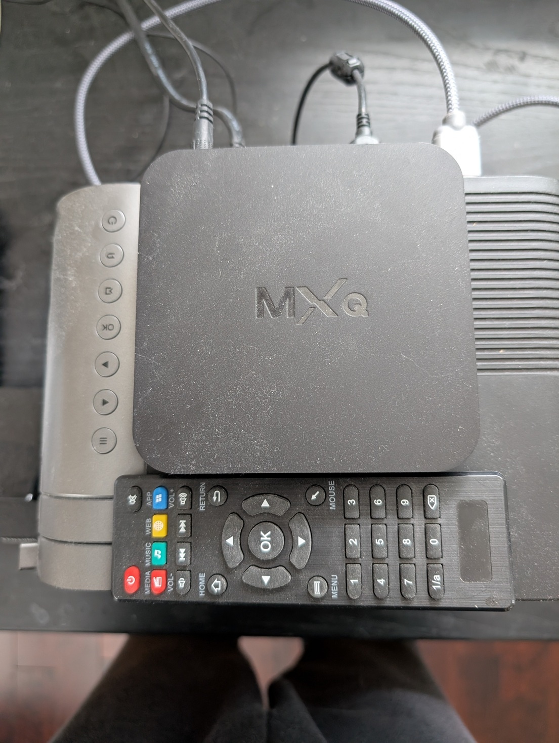 ERISAN home projector, Samsung speakers and Android TV Box - photo 4