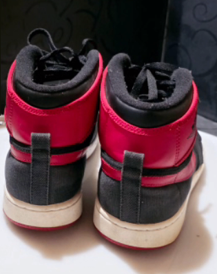 Nike Air Jordan 1 Mid “Bred” - photo 3