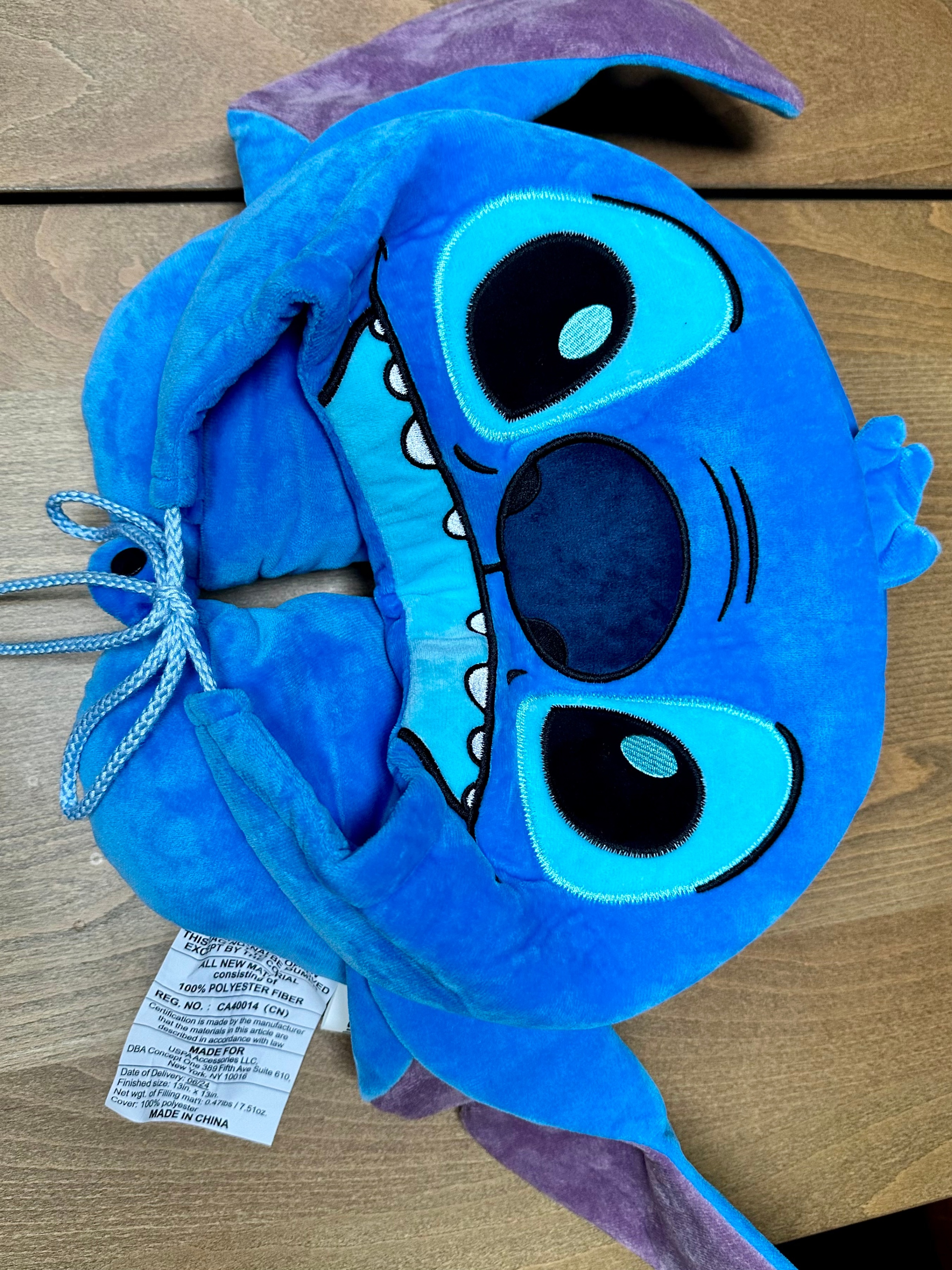 Disney Stitch hooded travel neck pillow - photo 3