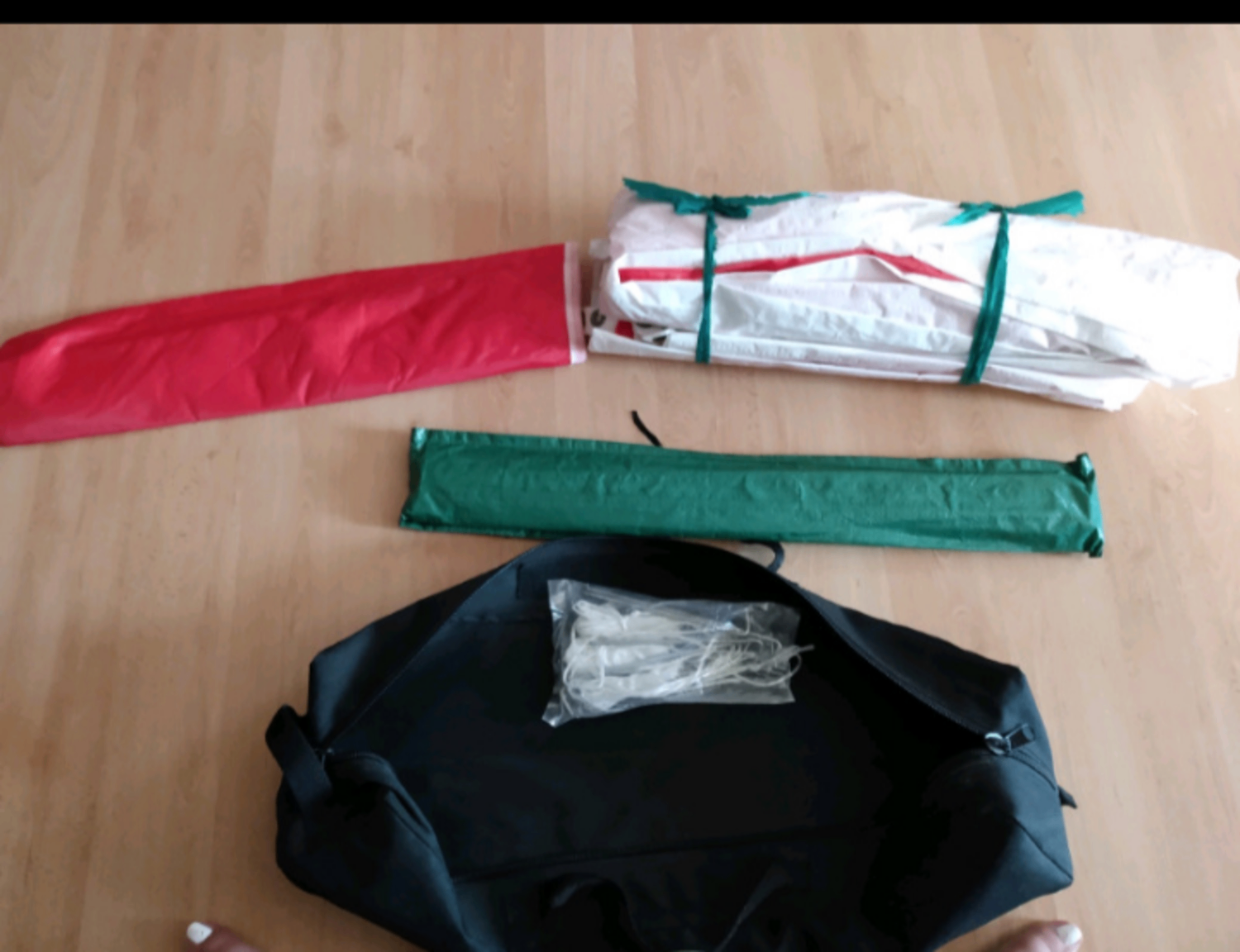 Nestlé KitKat Tent with Carry Bag - photo 2