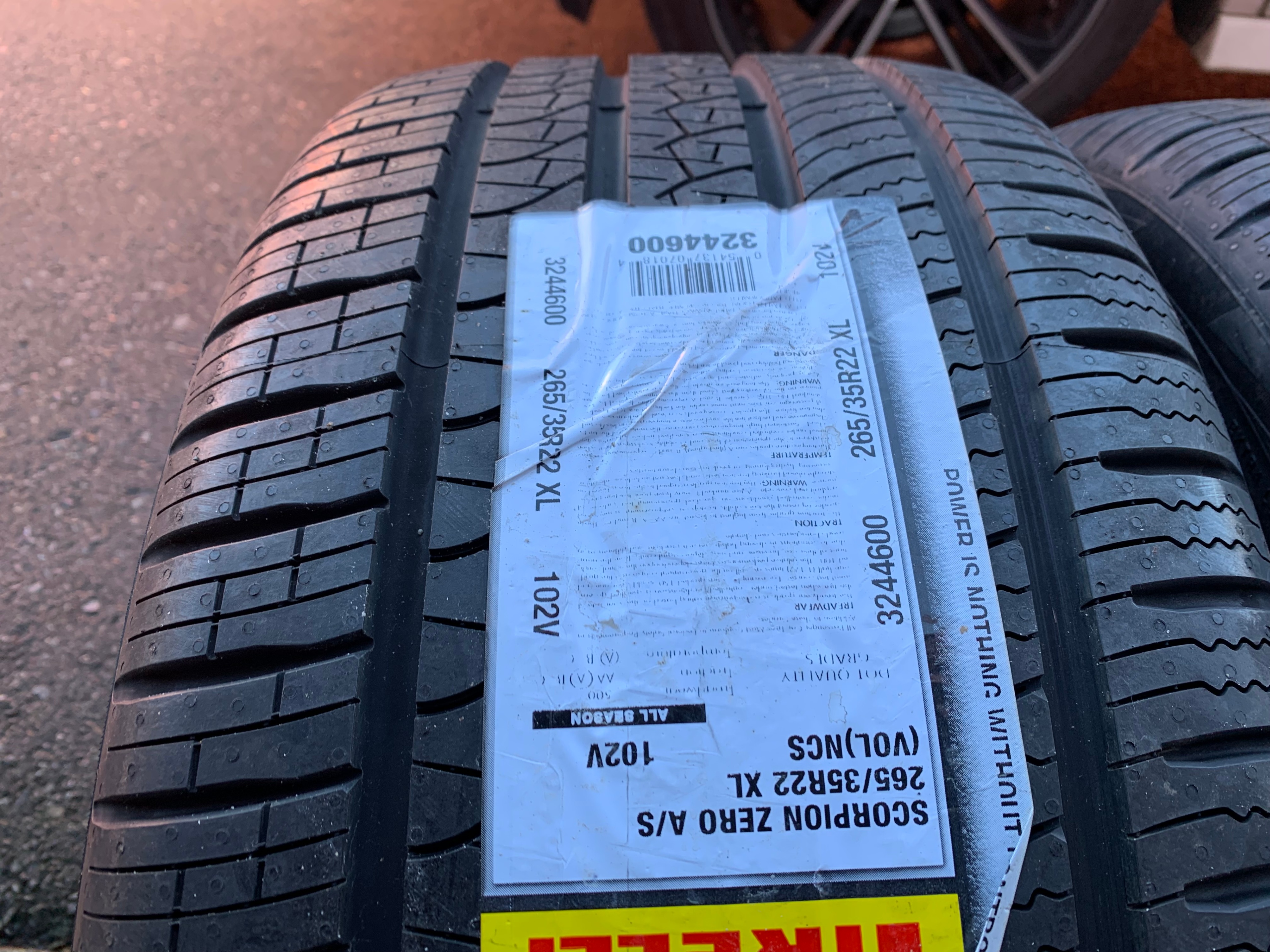 PAIR of Brand New 265/35/22 XL 102V M+S Pirelli scorpion Zero AS - photo 3