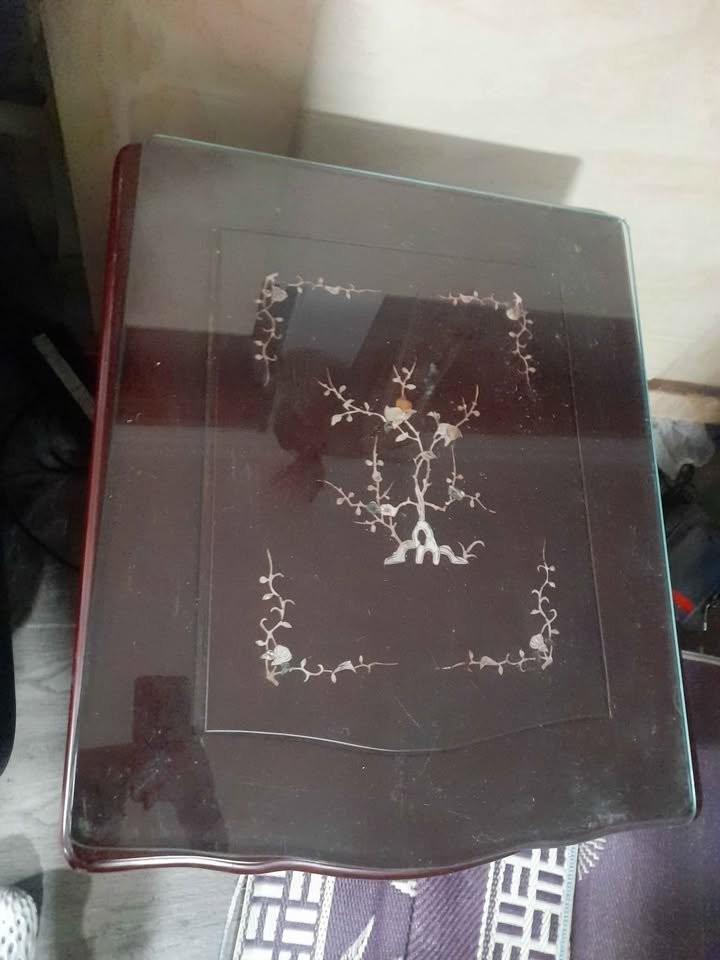 Dark Wood & Glass Side Table 🥕 - photo 4