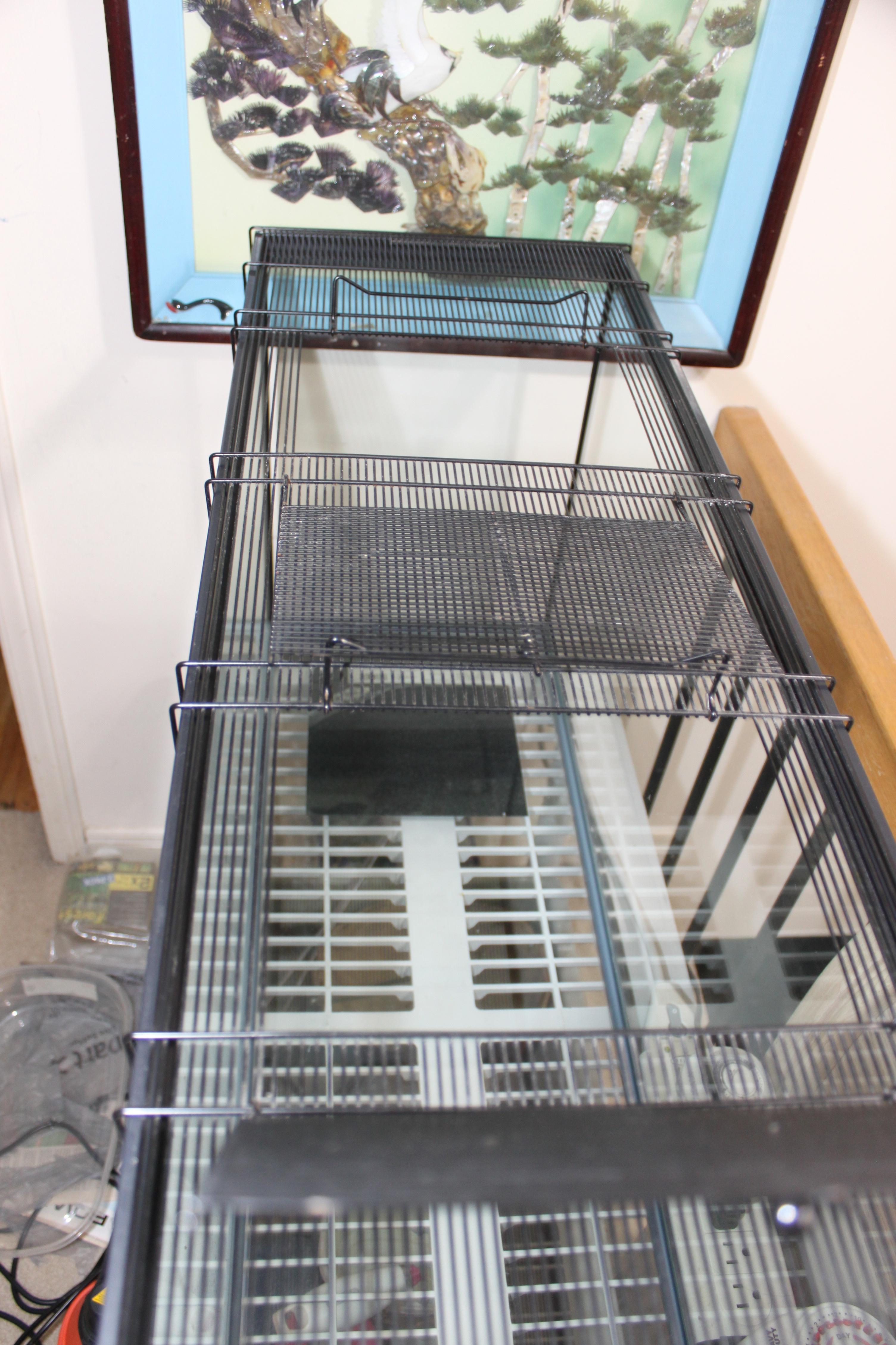 Hagan glass enclosure with metal grill - photo 5