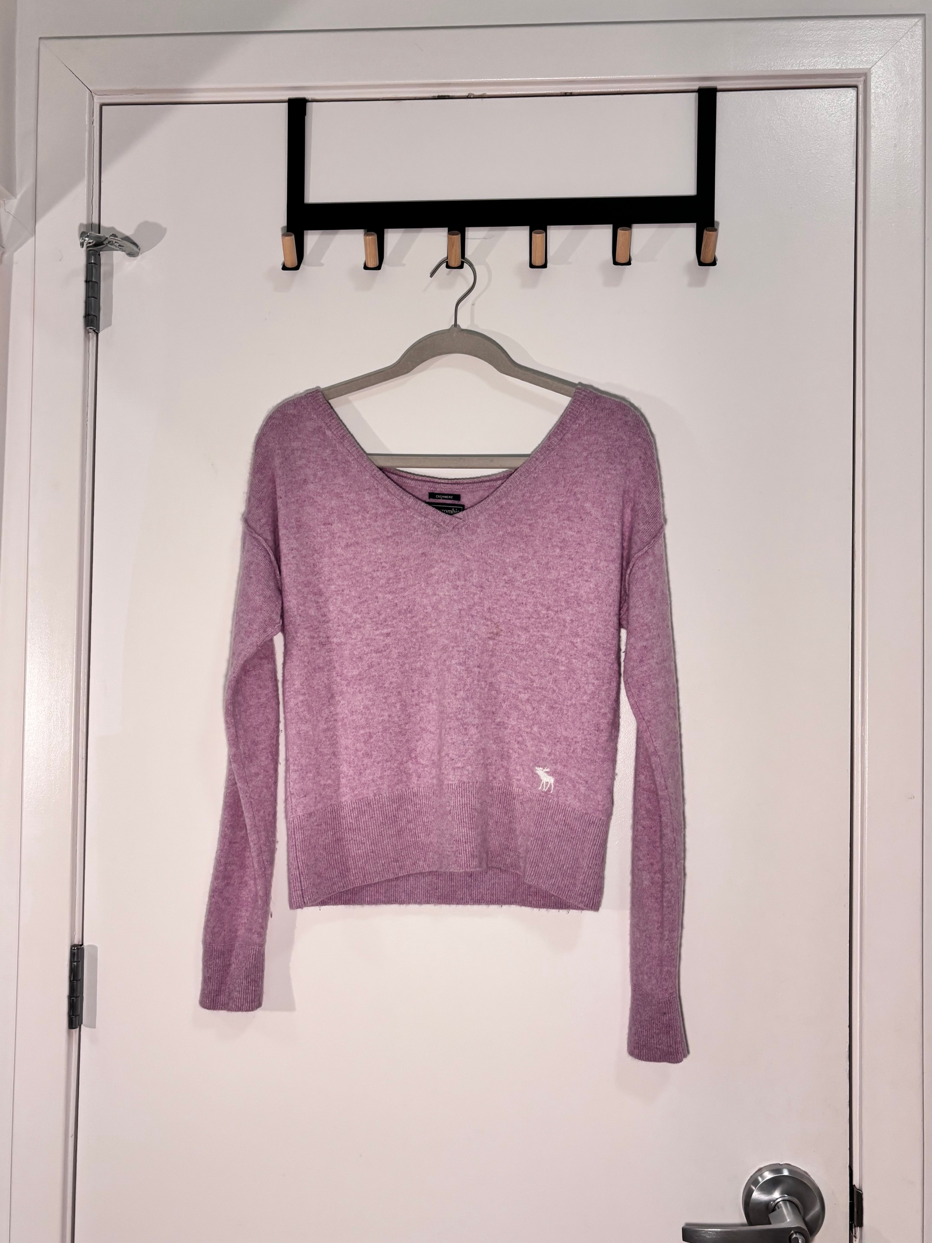 Abercrombie & Fitch 100% Cashmere V-Neck Sweater XS Purple Mauve