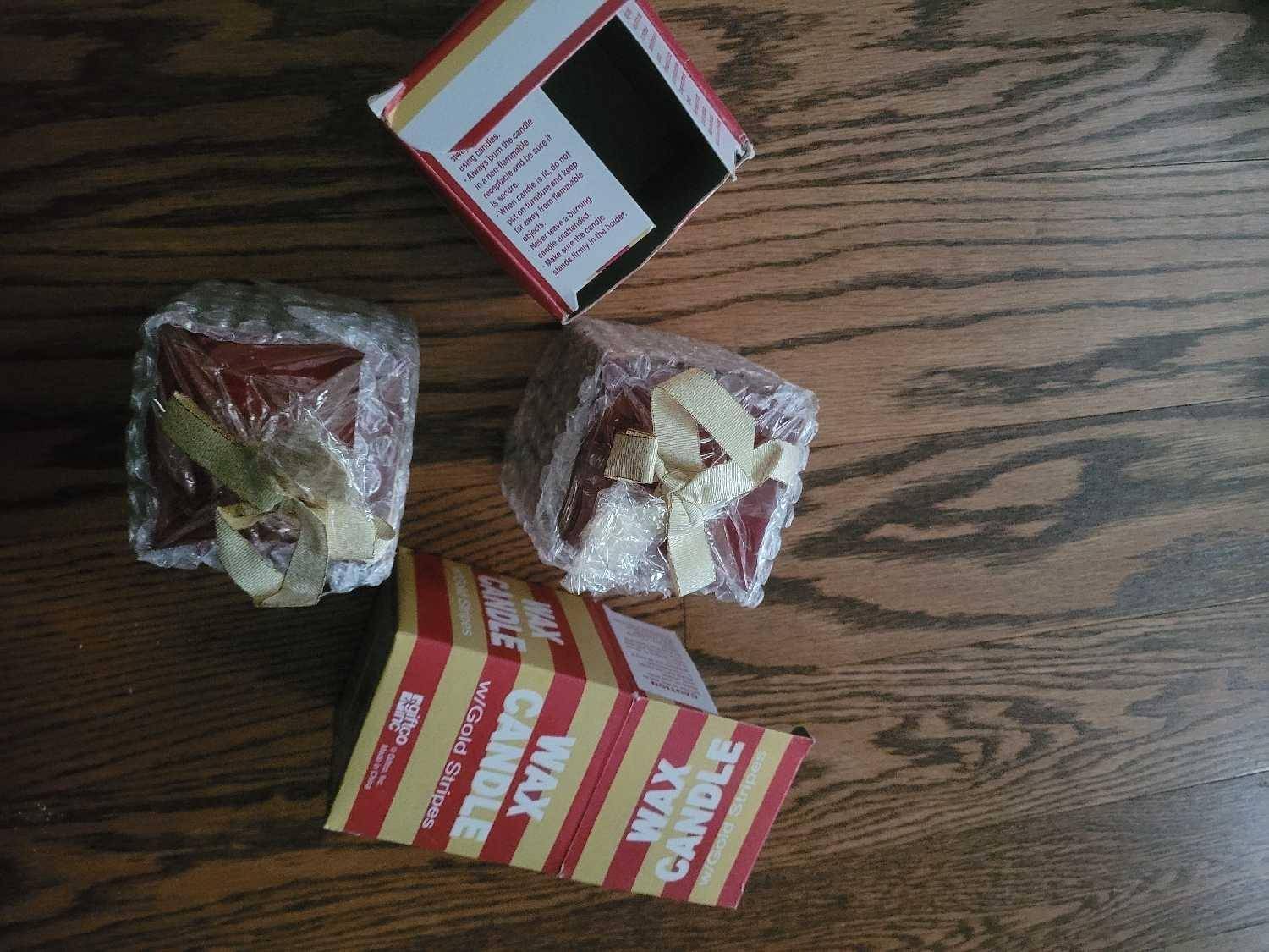 Friends Pillar Candles & Red with Gold Stripes Pillar Candles - photo 4