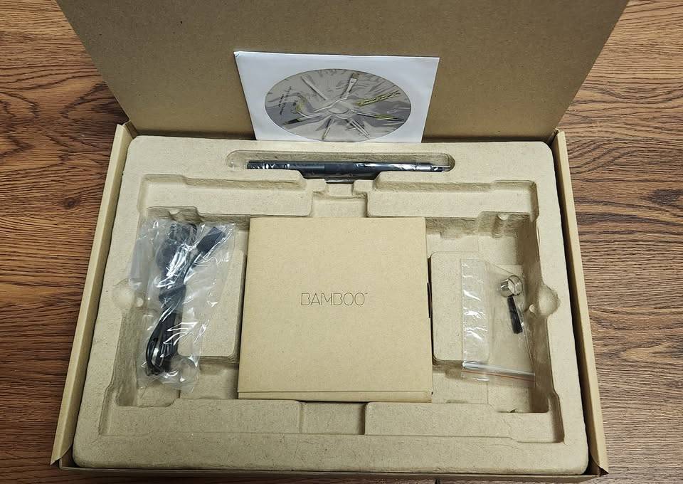 Wacom Bamboo - Like New - photo 2