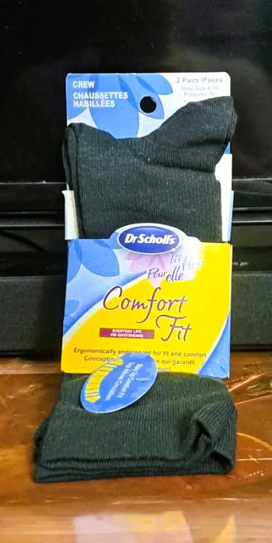 New 2 pairs Dr. Scholl's Women's Comfort Fit Crew Socks🏆