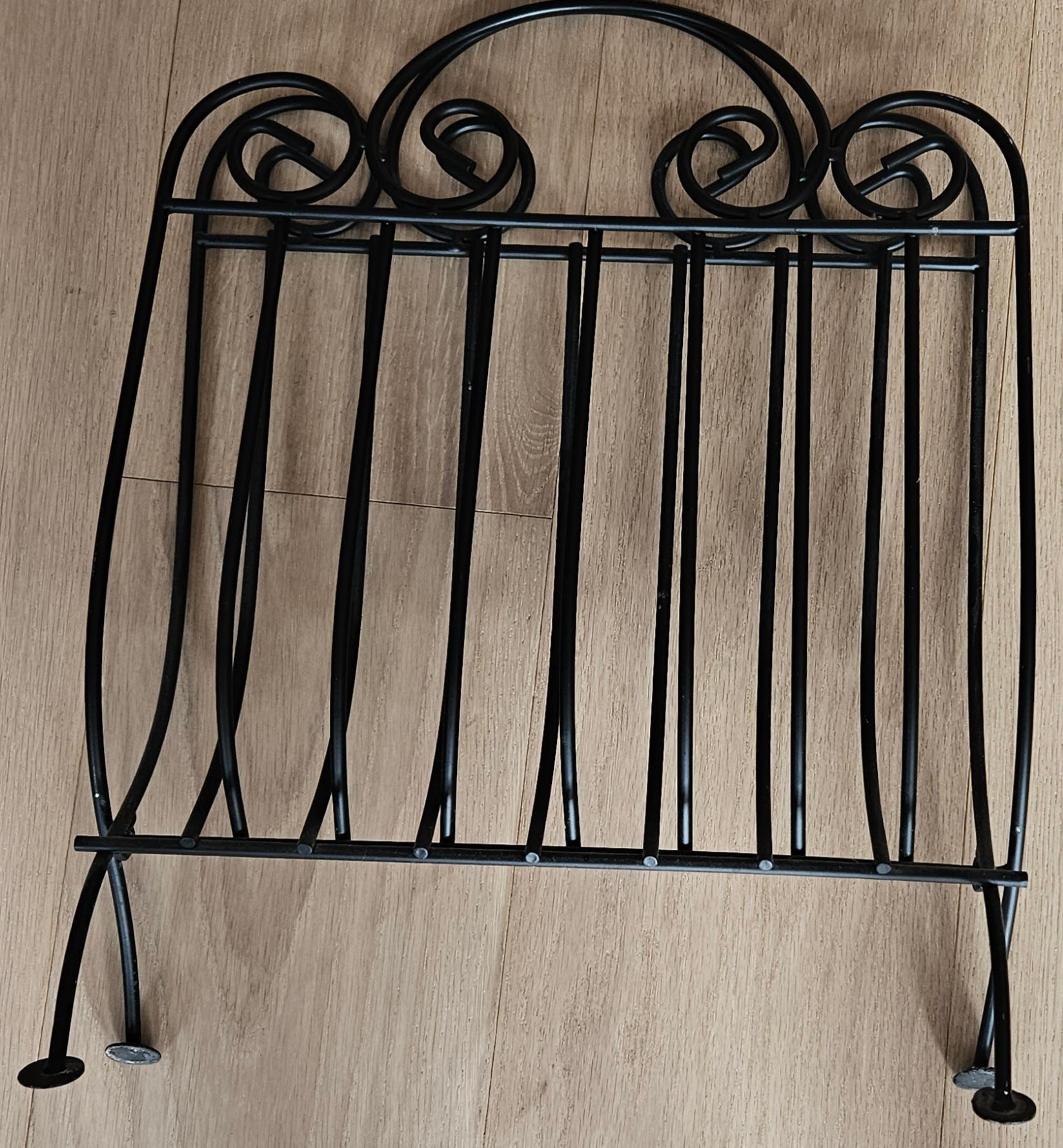 Magazine Rack - photo 3