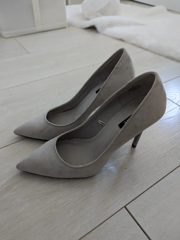 Pumps - Size 5