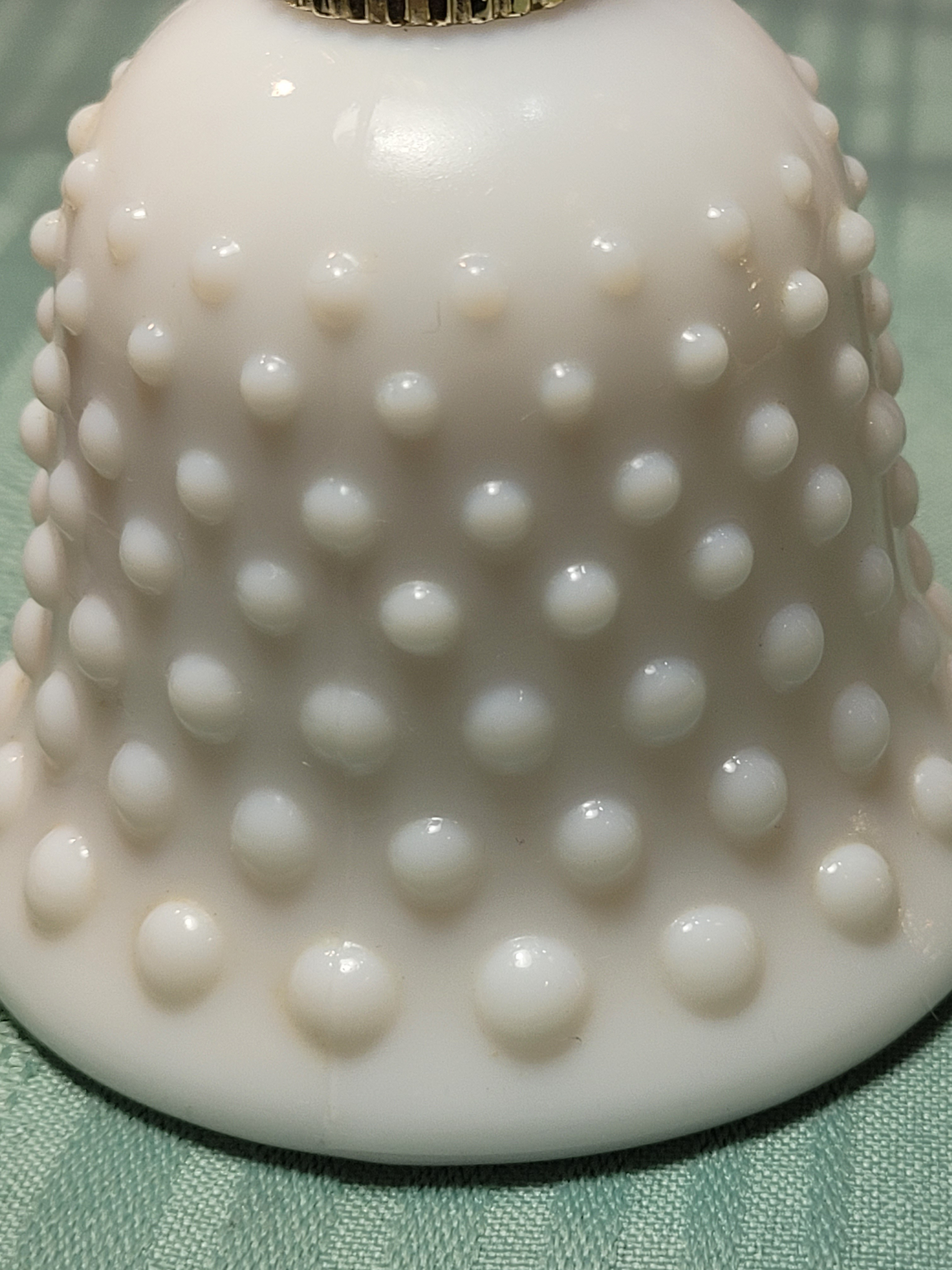 70s Avon White Milk Glass Hobnail Perfume Some Left in Bottle - photo 4