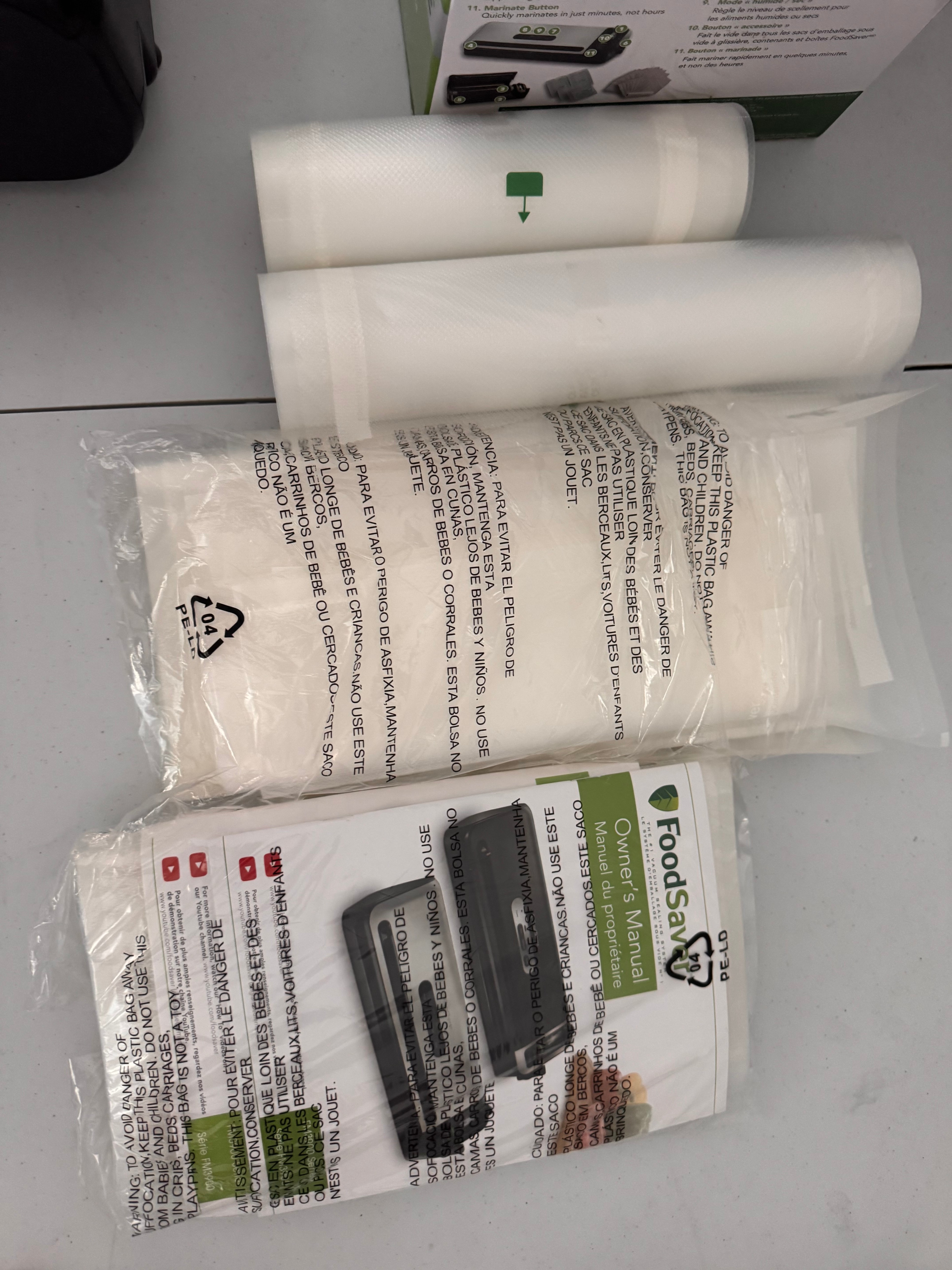 FoodSaver Vacuum Sealing System with Bags - photo 3