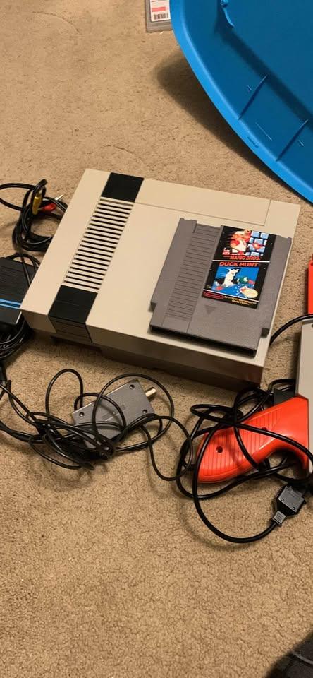Nintendo NES Console with Mario Bros/Duck Hunt Game