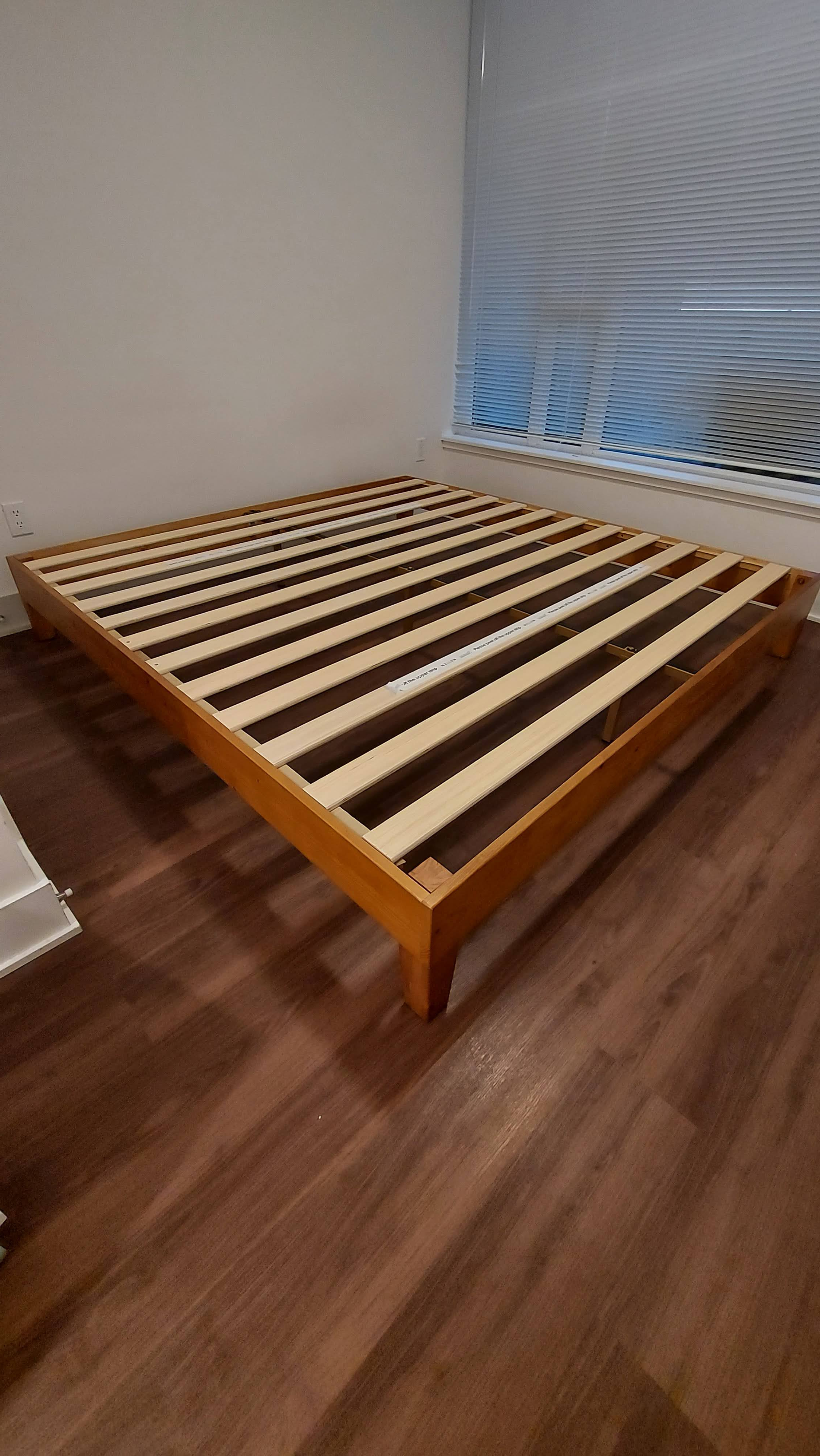 Solid Wood King Platform Bed / Like New, Easy Pickup