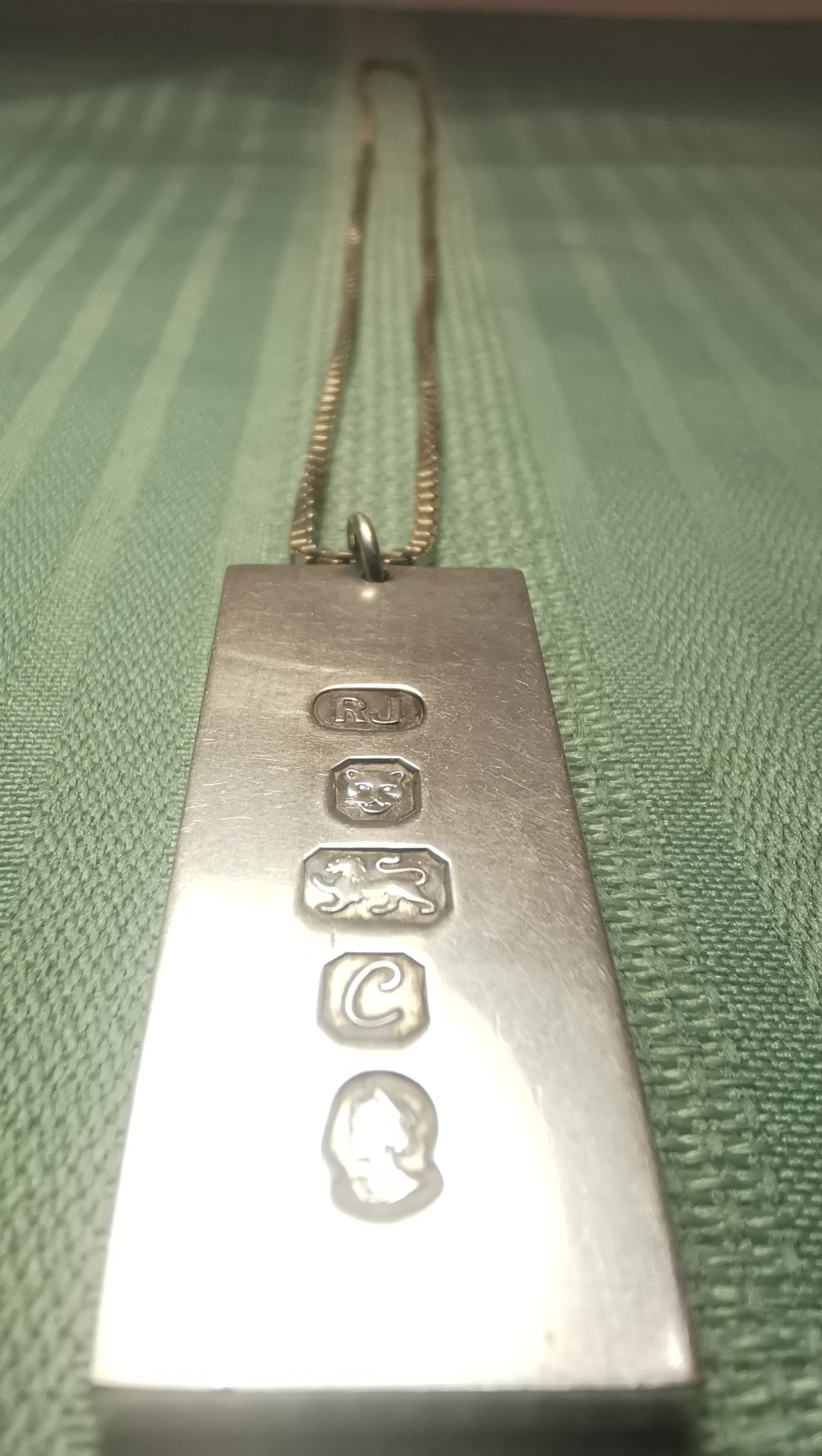 1977 Silver Jubilee Ingot Necklace 38g Sterling Silver London