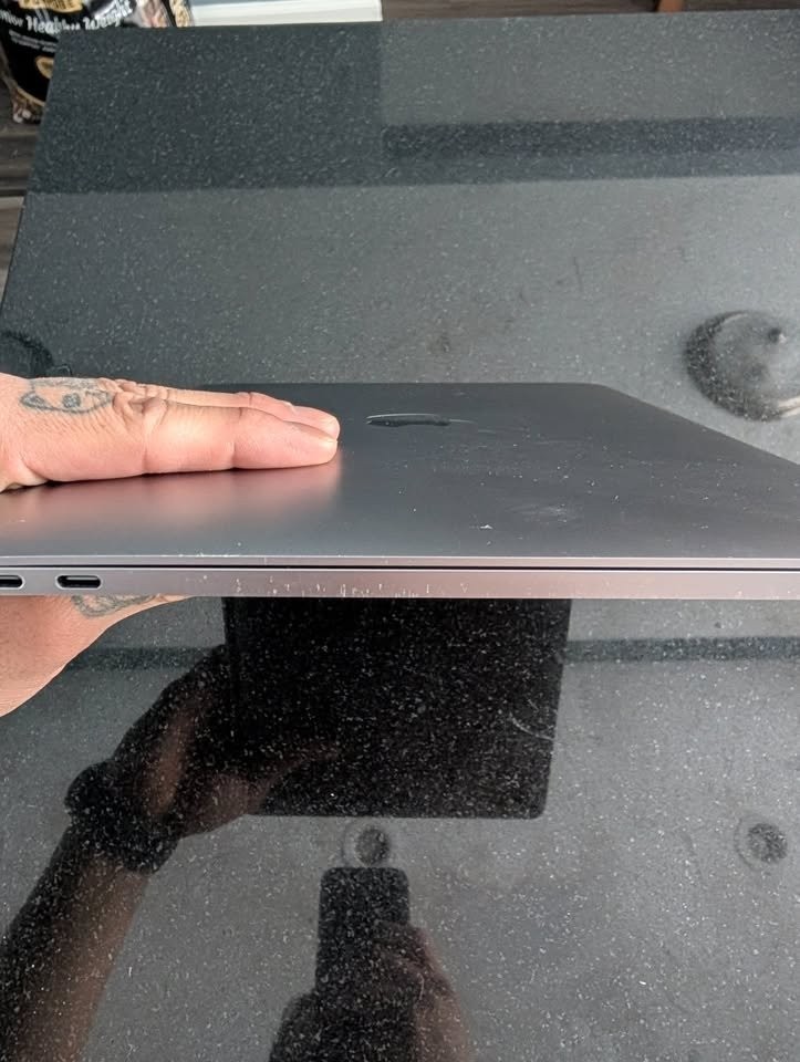 MacBook Pro 2017 -i5 2.3GHz Dual-Core Intel Core-8GB LPDDR3 RAM - photo 2
