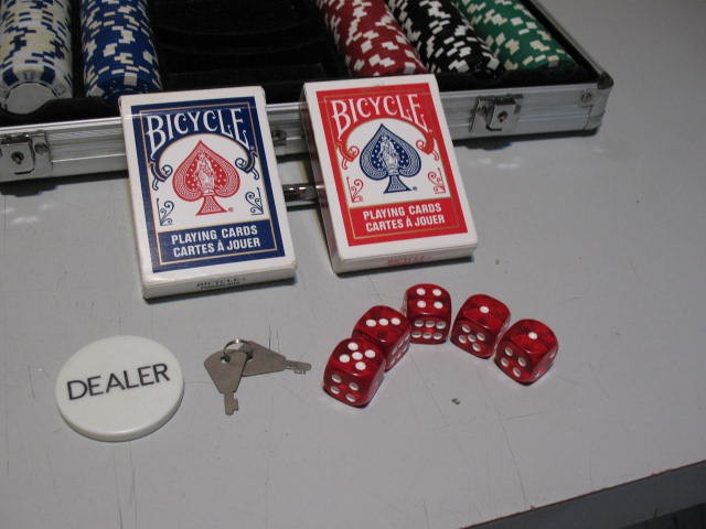 Bicycle 300 Piece Poker Set in Lockable Aluminum case, LIKE NEW - photo 2