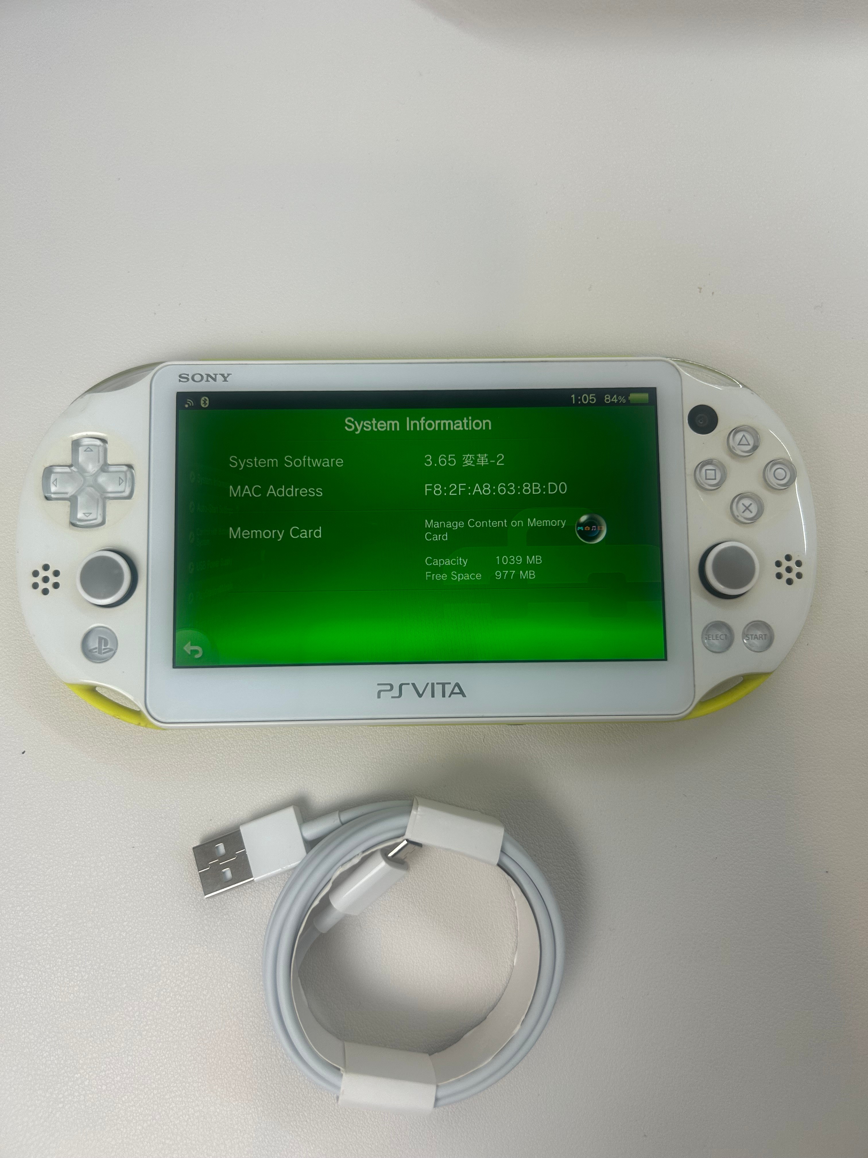 PSVita2000 LCD screen modded