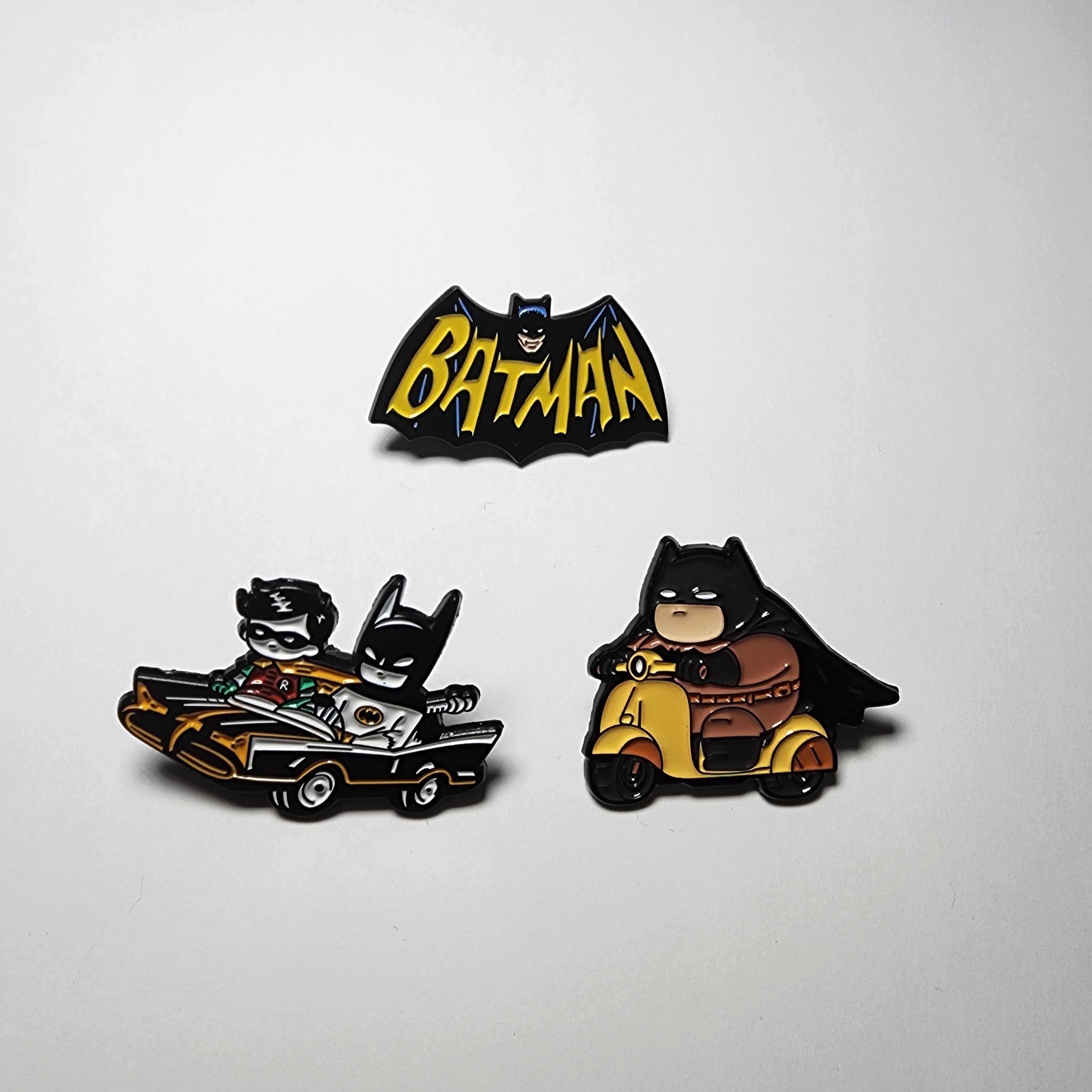 Batman Set of 3 Brooch Enamel Pins - photo 2