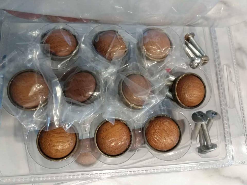 Wood Cabinet Knobs (26 with screws)) - photo 2