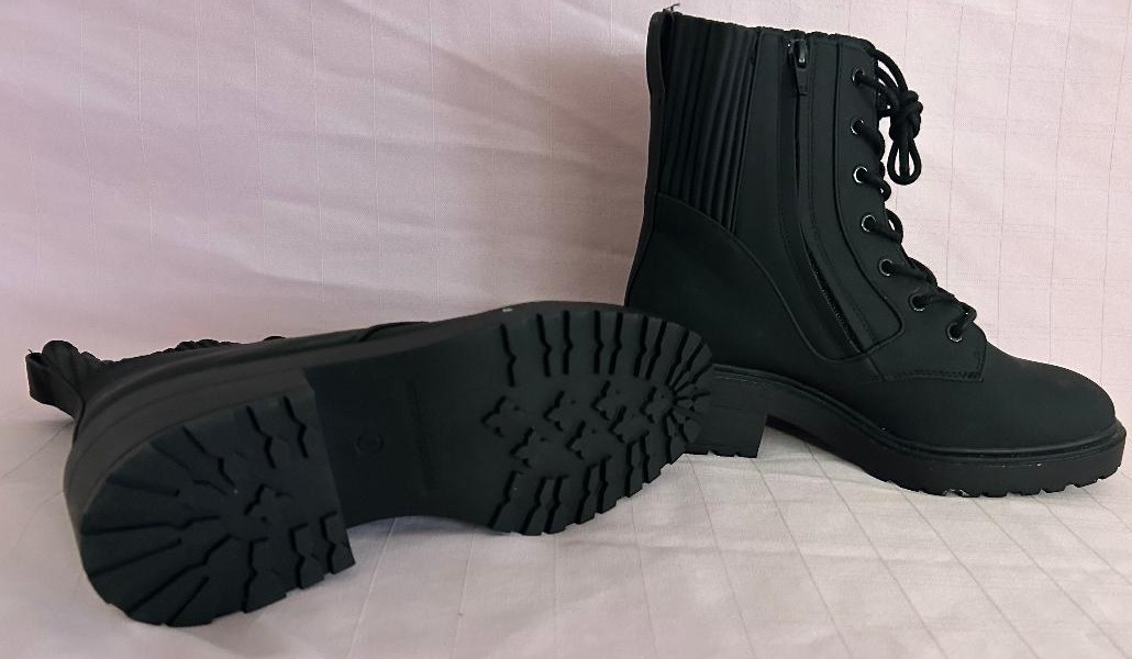 New Amazon Essentials Women's Elasticated Boots