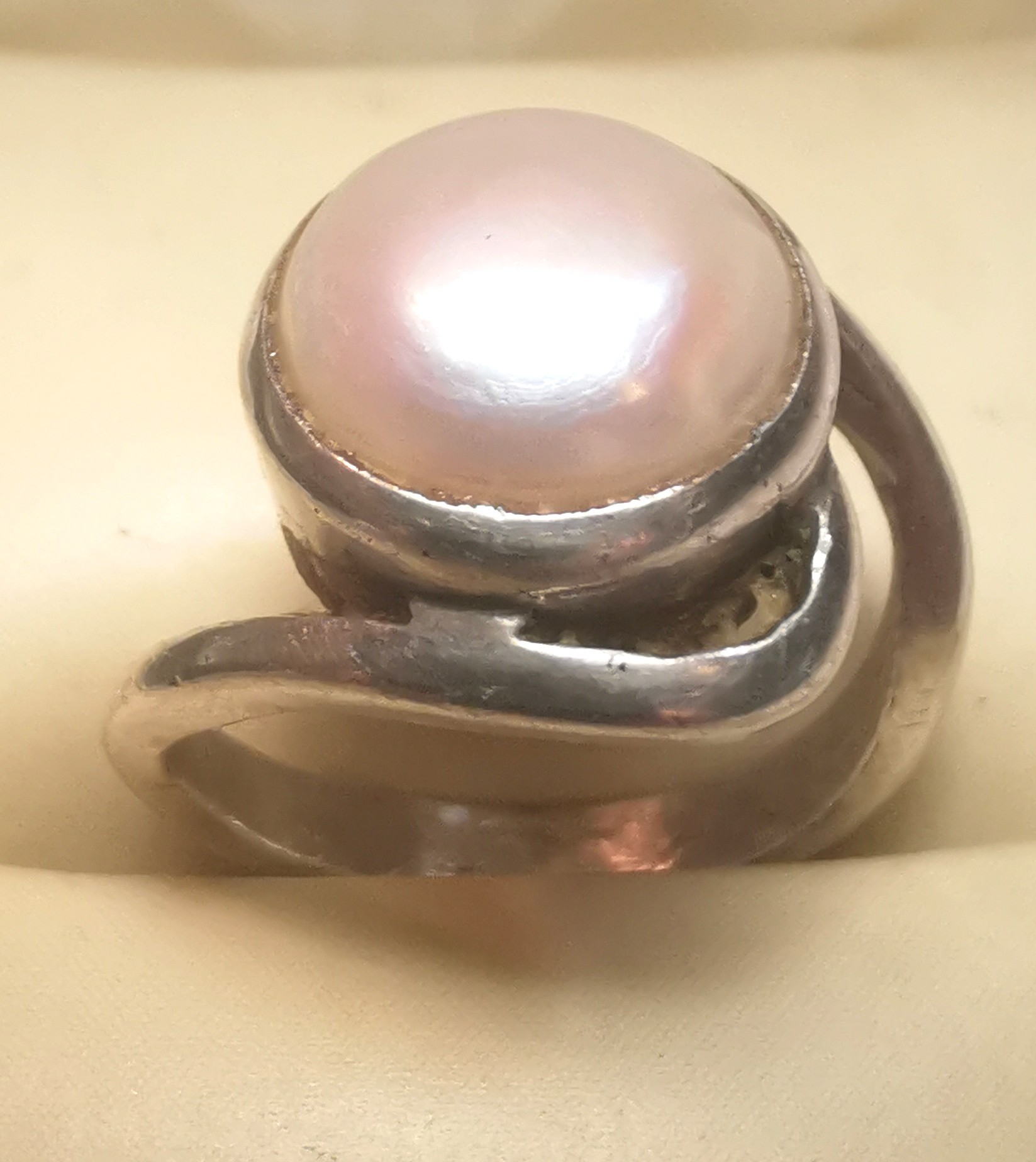 1970s Artisan Bypass Pearl Ring Silver Tone Size 4 Modernist