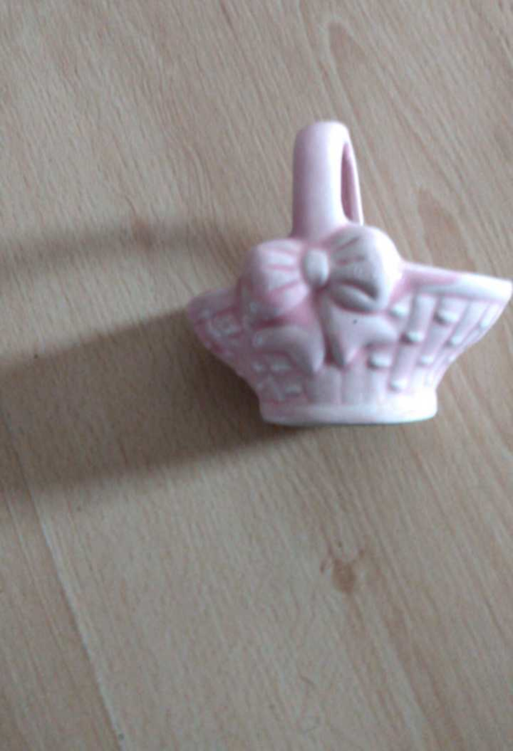 Pink pottery basket ( etched )