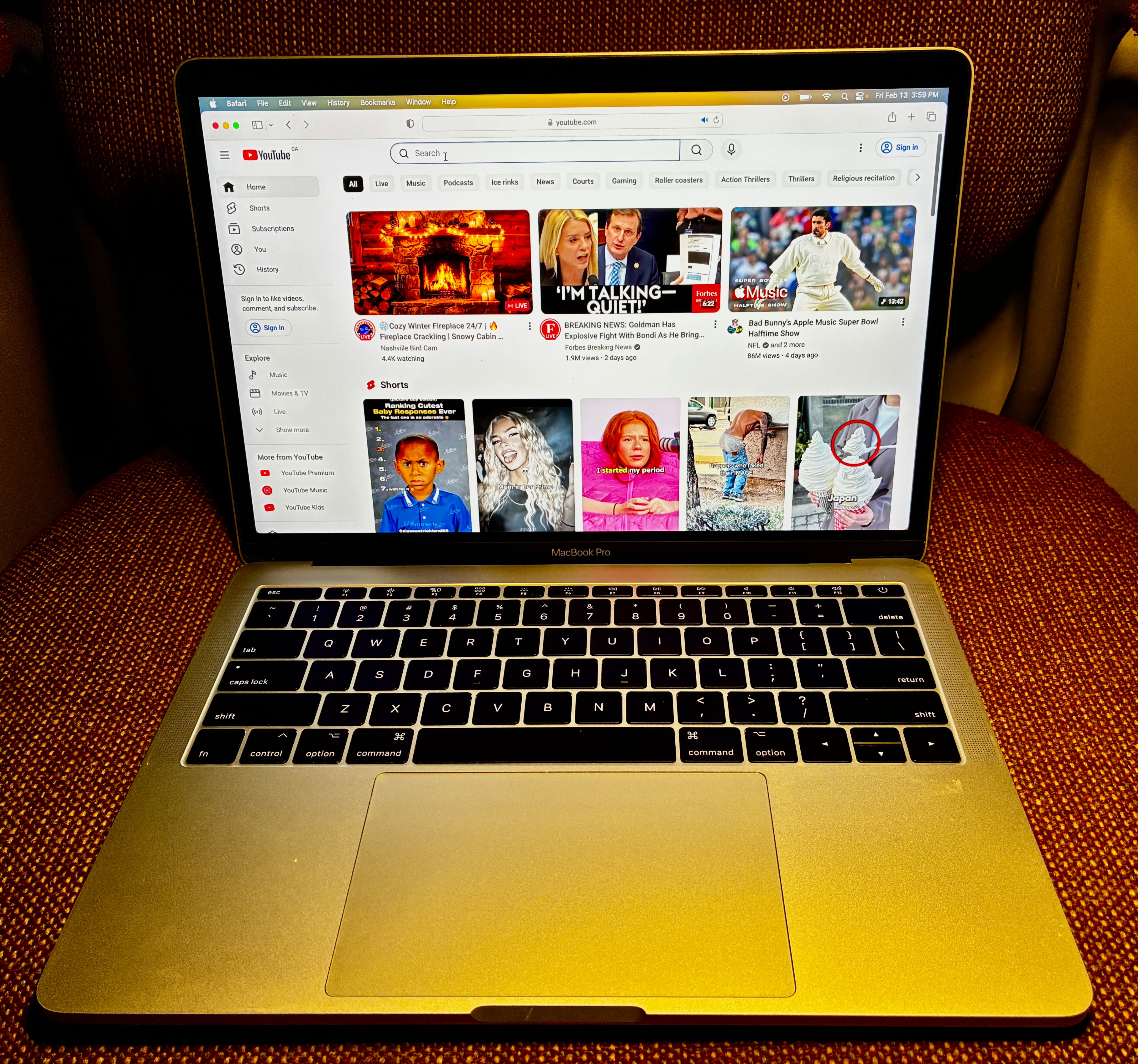 Apple MacBook Pro 13" PRISTINE AND CHEAP!!