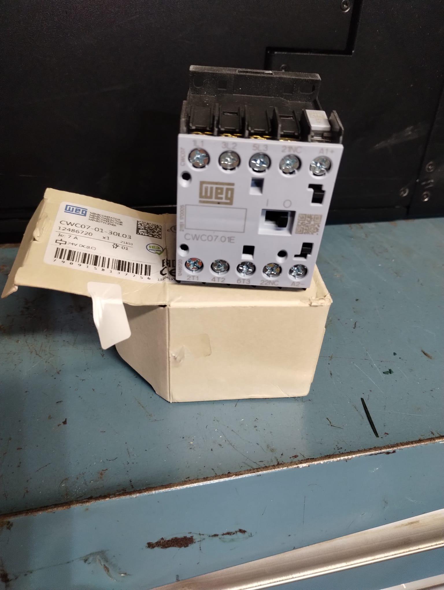 WEG Electric Mini-Contactor Model #:CWC07-01-30L03