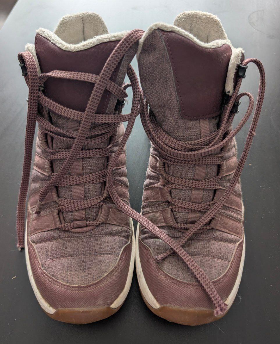 Quechua Women’s Winter Boots. Used, good condition. Size 9 - photo 2