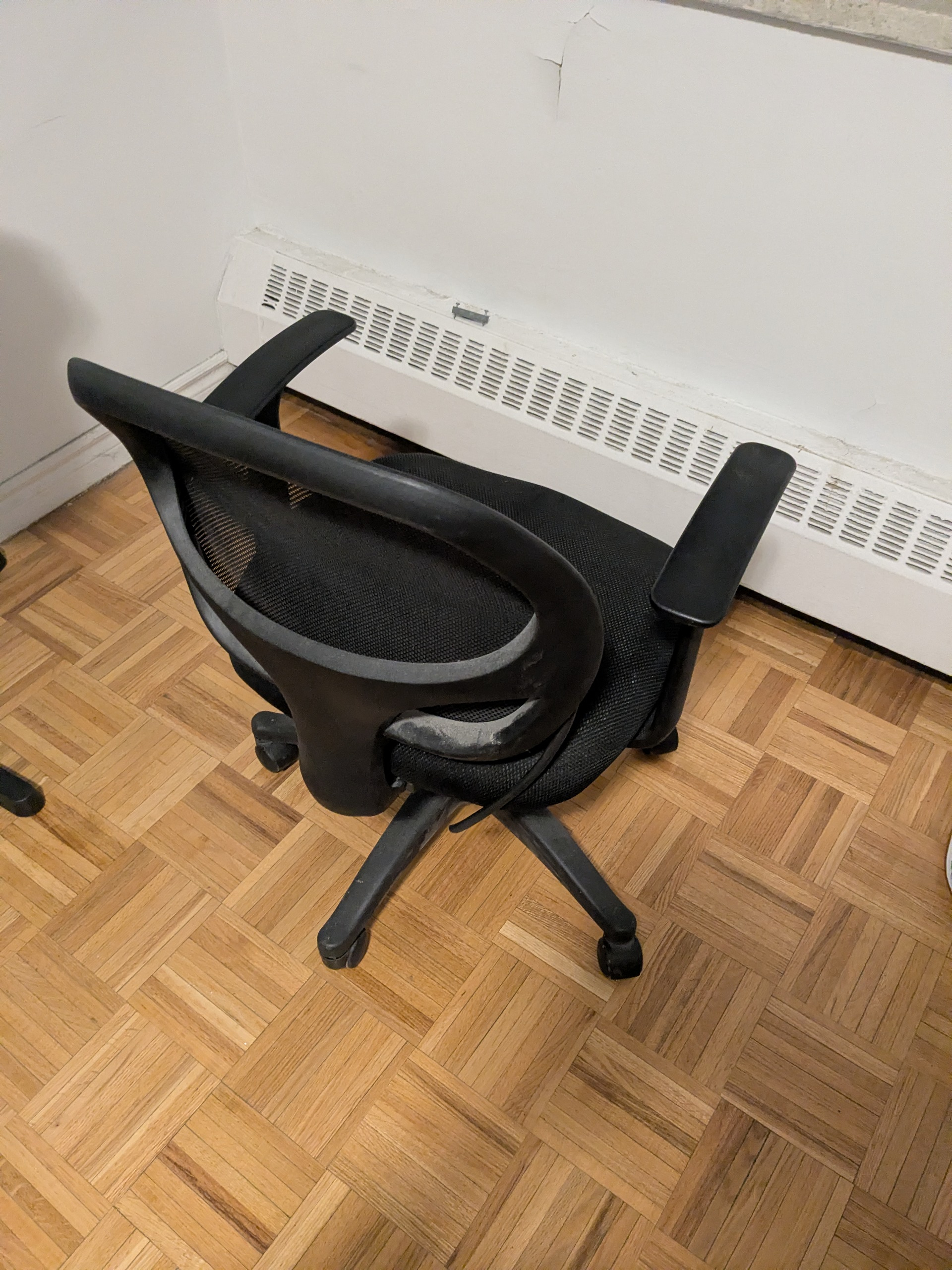 Black Mesh Desk Chair - photo 3