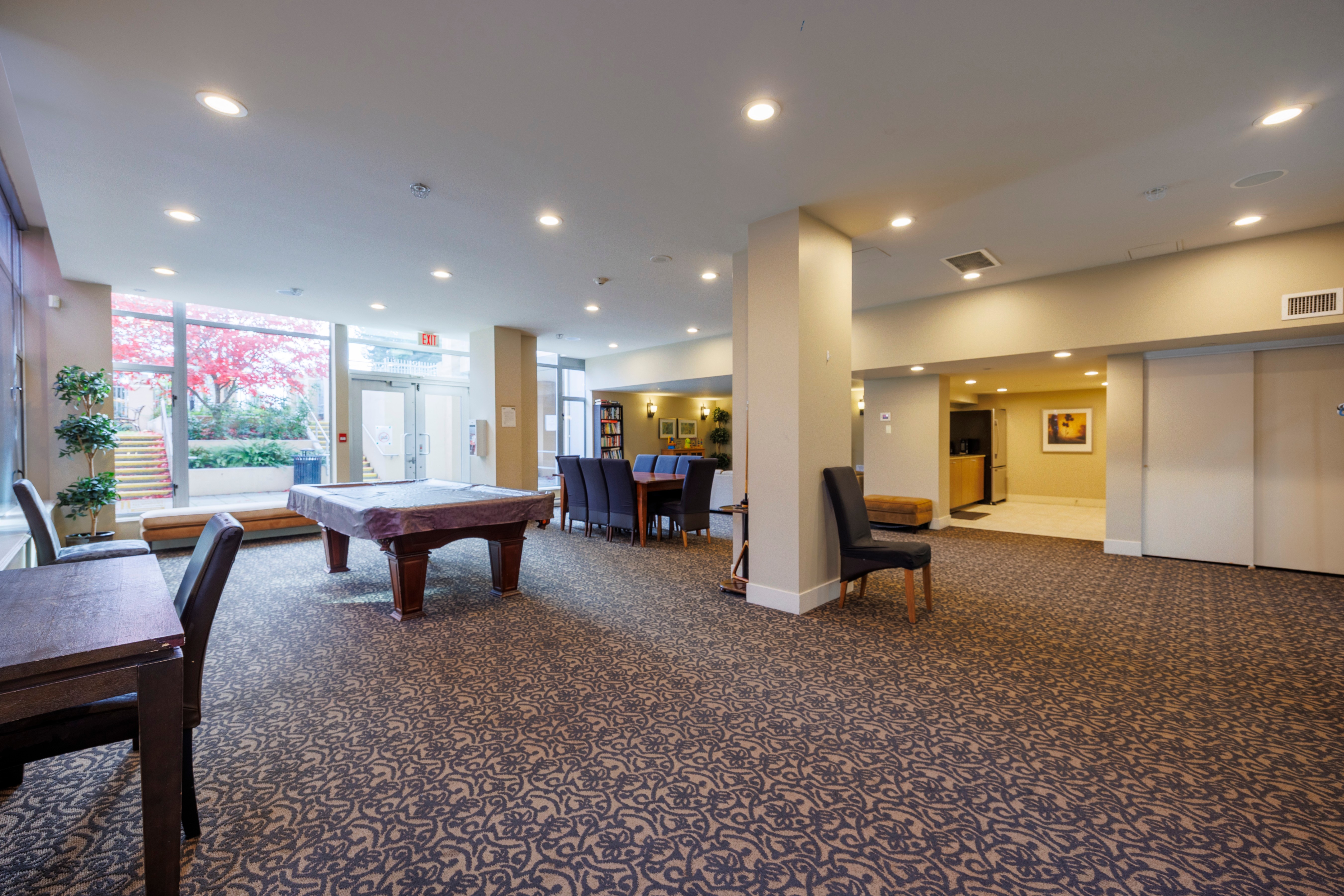 Spacious 2BR/2BA in Victoria Hill (New Westminster) - photo 3
