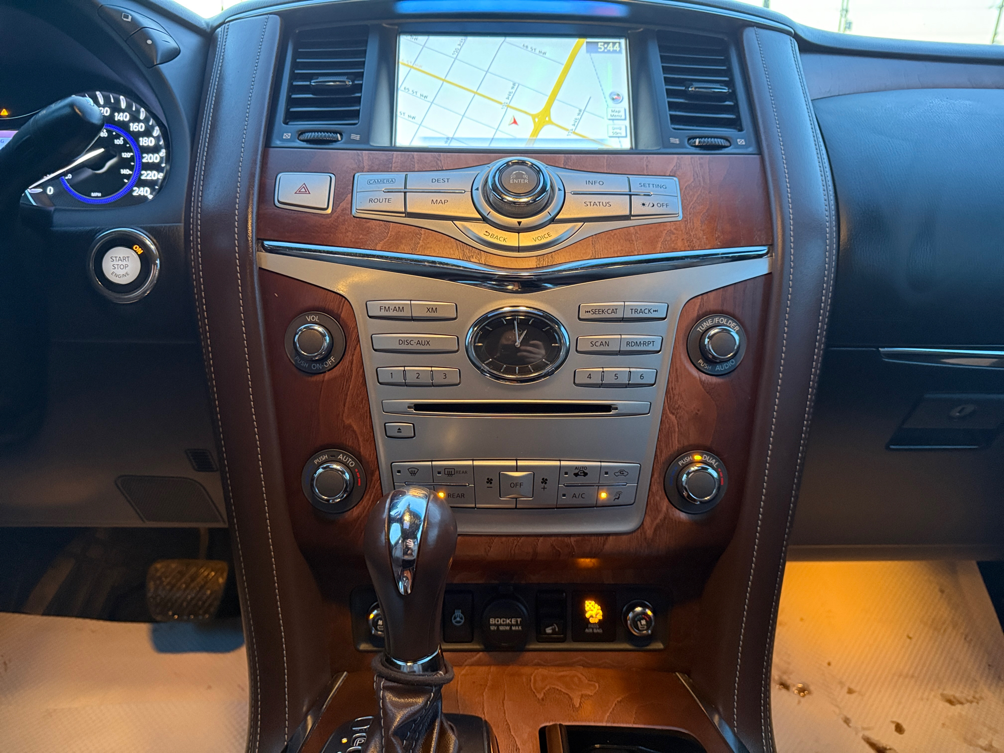 2017 INFINITI QX80 LIMITED 4WD - photo 5