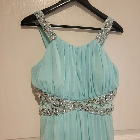 Jolie Formal Dress - Size 8 - Light Blue