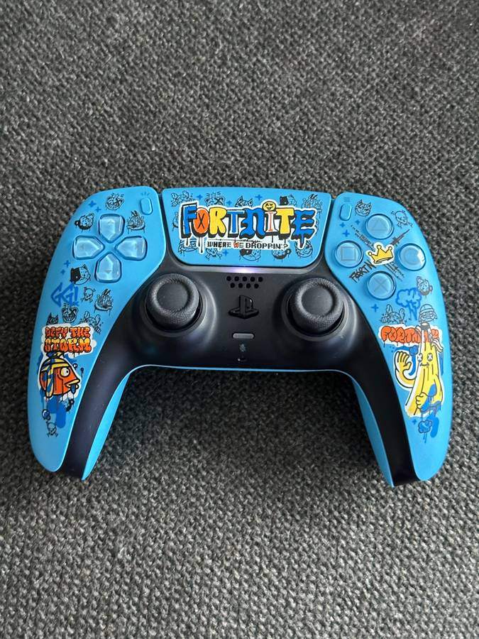 Sony PS5 DualSense Wireless Controller - Fortnite Limited Editio - photo 3