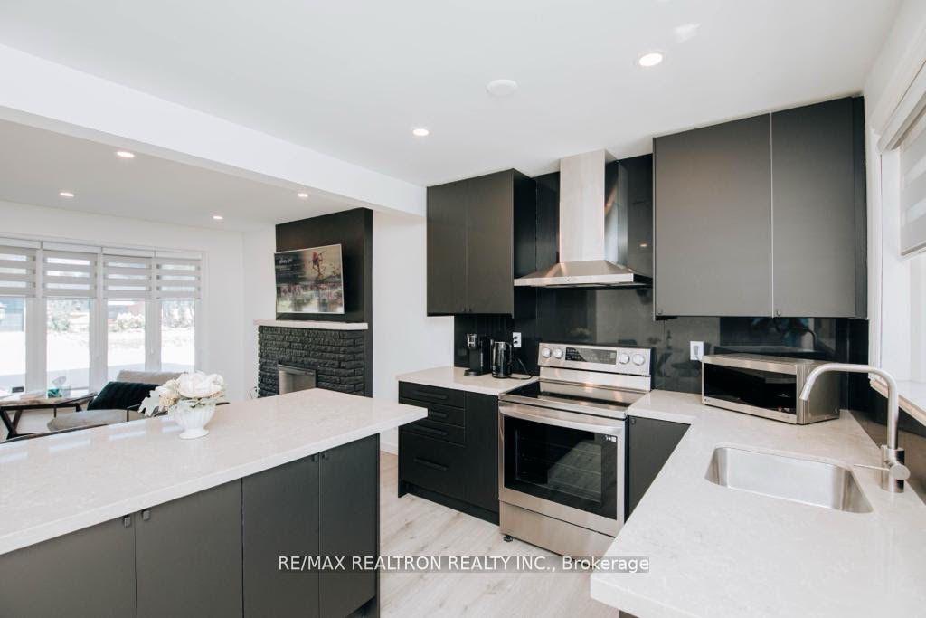 🚨 Spacious [3 Bed / 3 Bath] House for Rent in Maple - photo 2