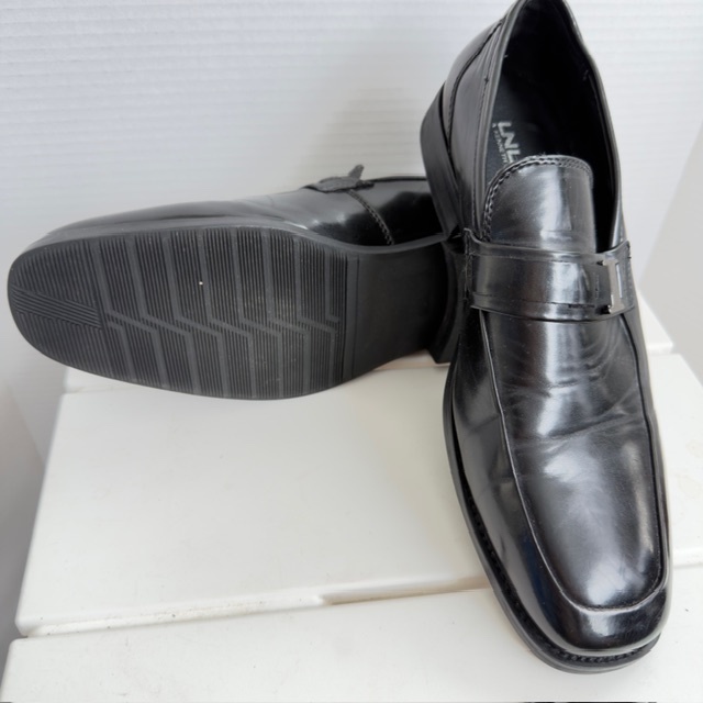 Men's Black Dress Shoes, Size 7 W