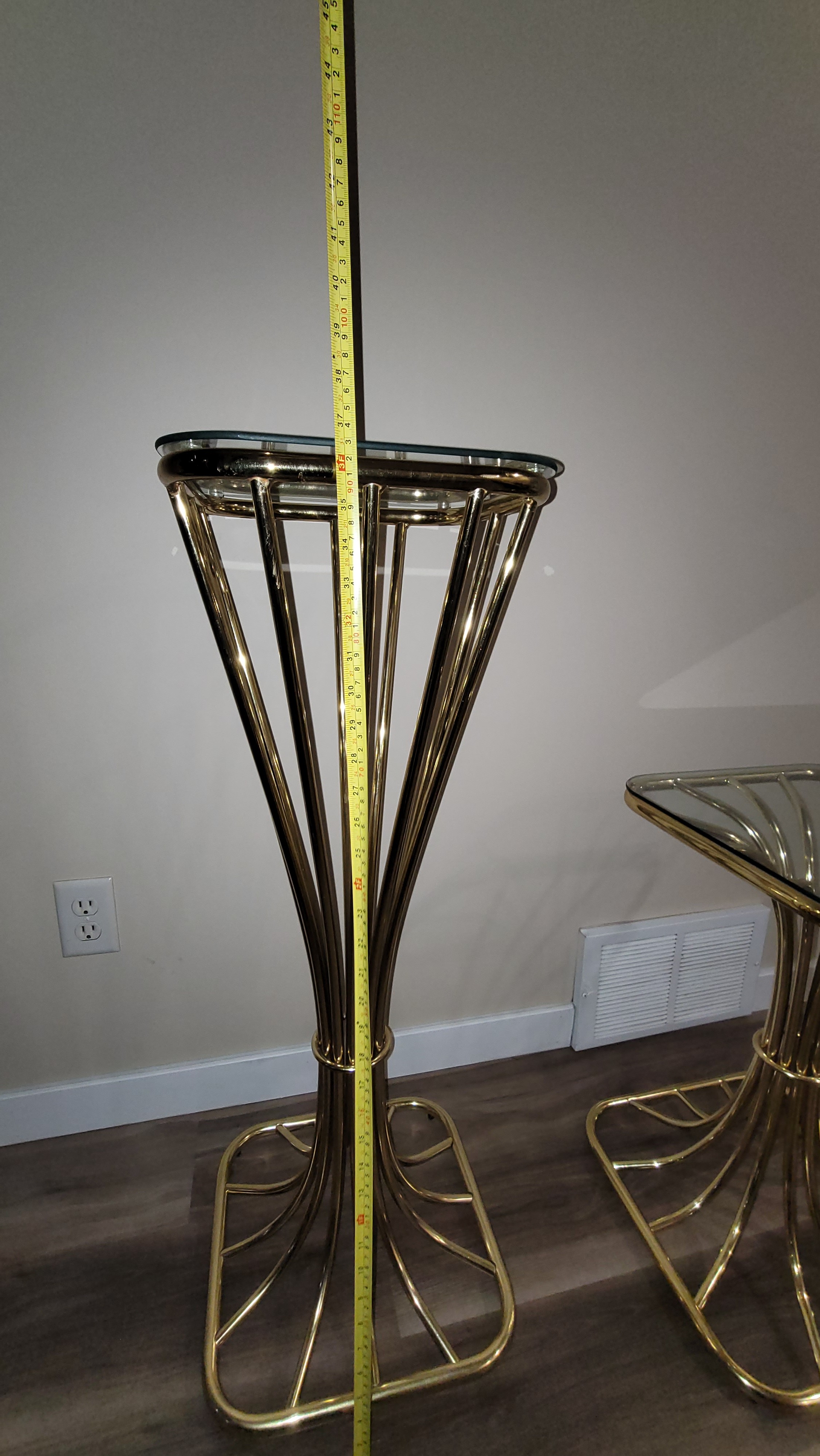 Welcome tables, flower stands - photo 4