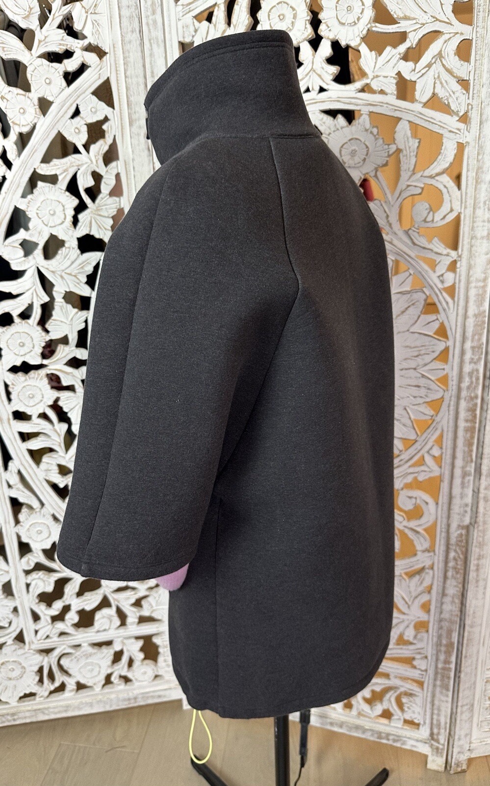 🏆 S Sweaty Betty Uplift Luxe Cape Oversize GrayNeon Front pocket - photo 5
