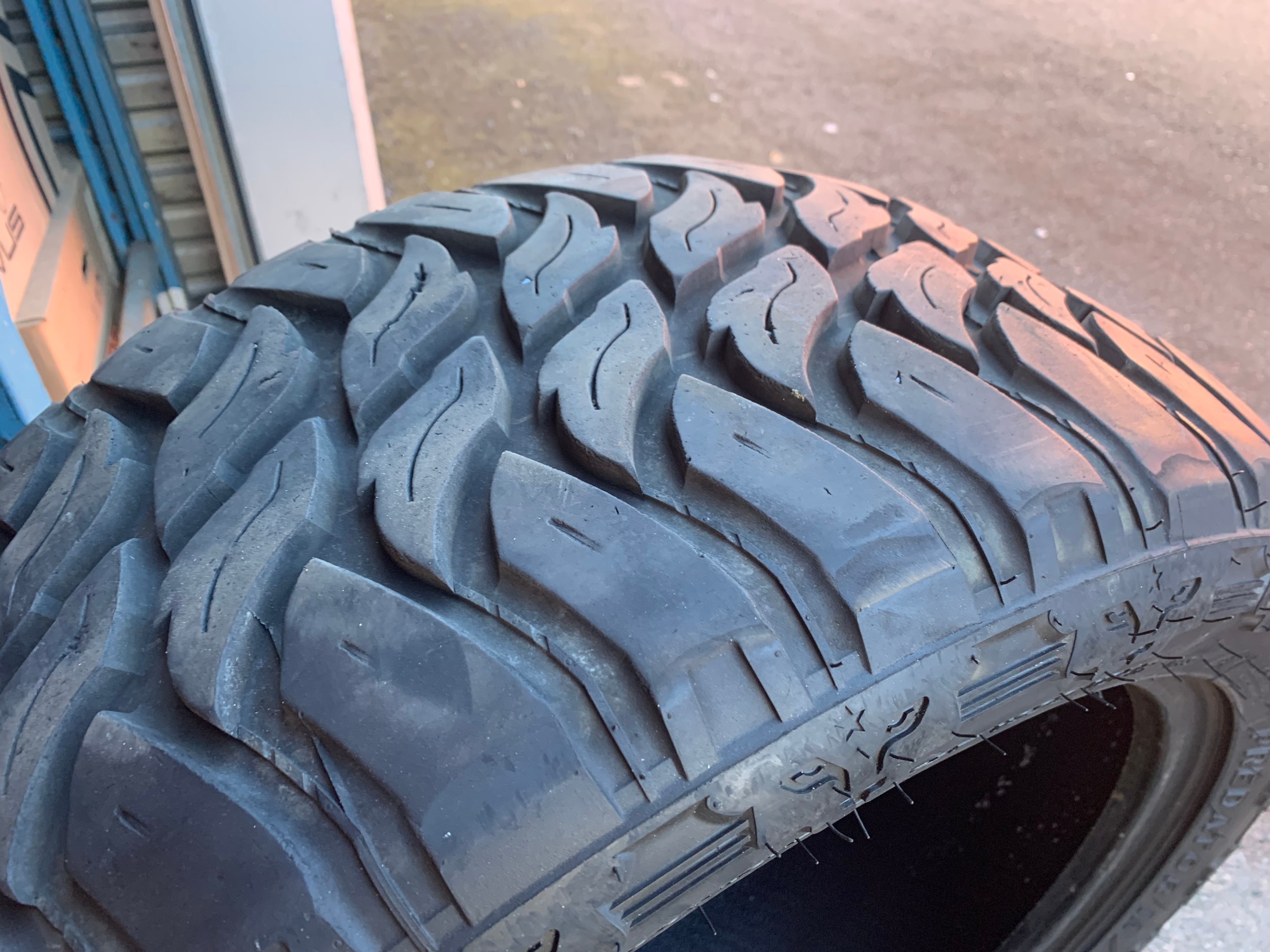 1 X single 33X12.50X22 LT 109Q 10PR Grenlandar Predator M/T 80% - photo 4