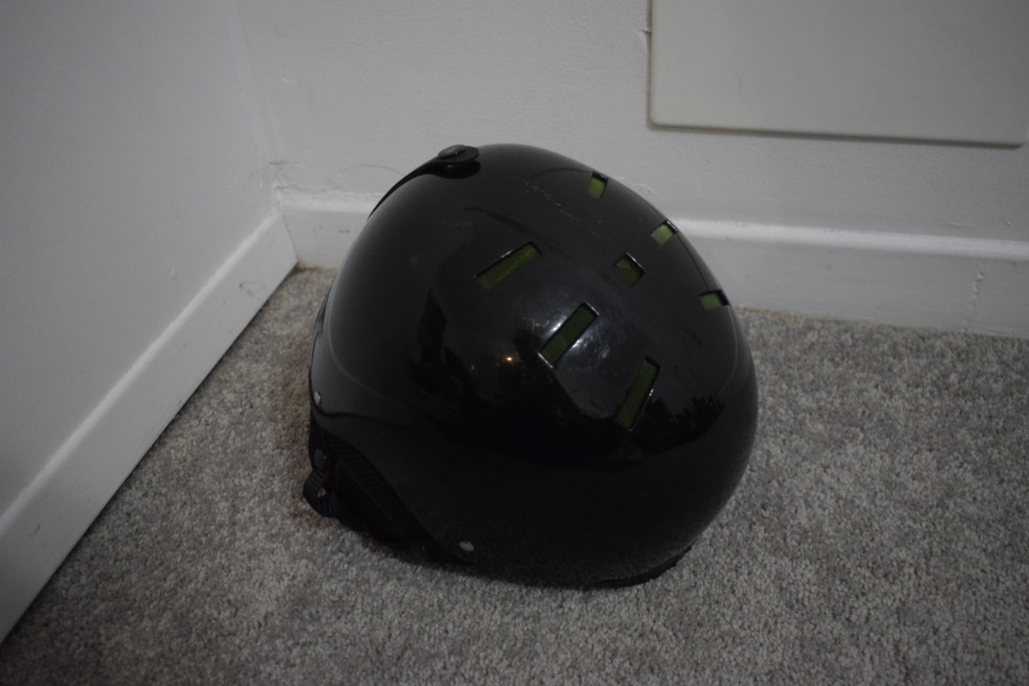 Decibel Ski/Snowboard Helmet - Black