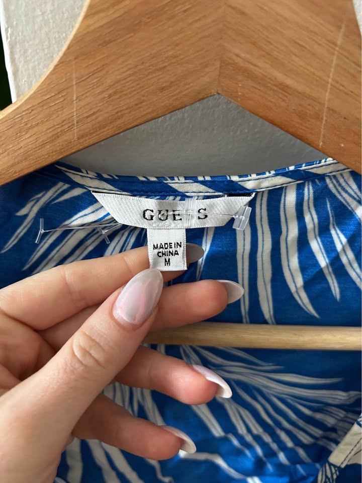 Guess Blue & White Leaf Print Top - Size M - photo 2