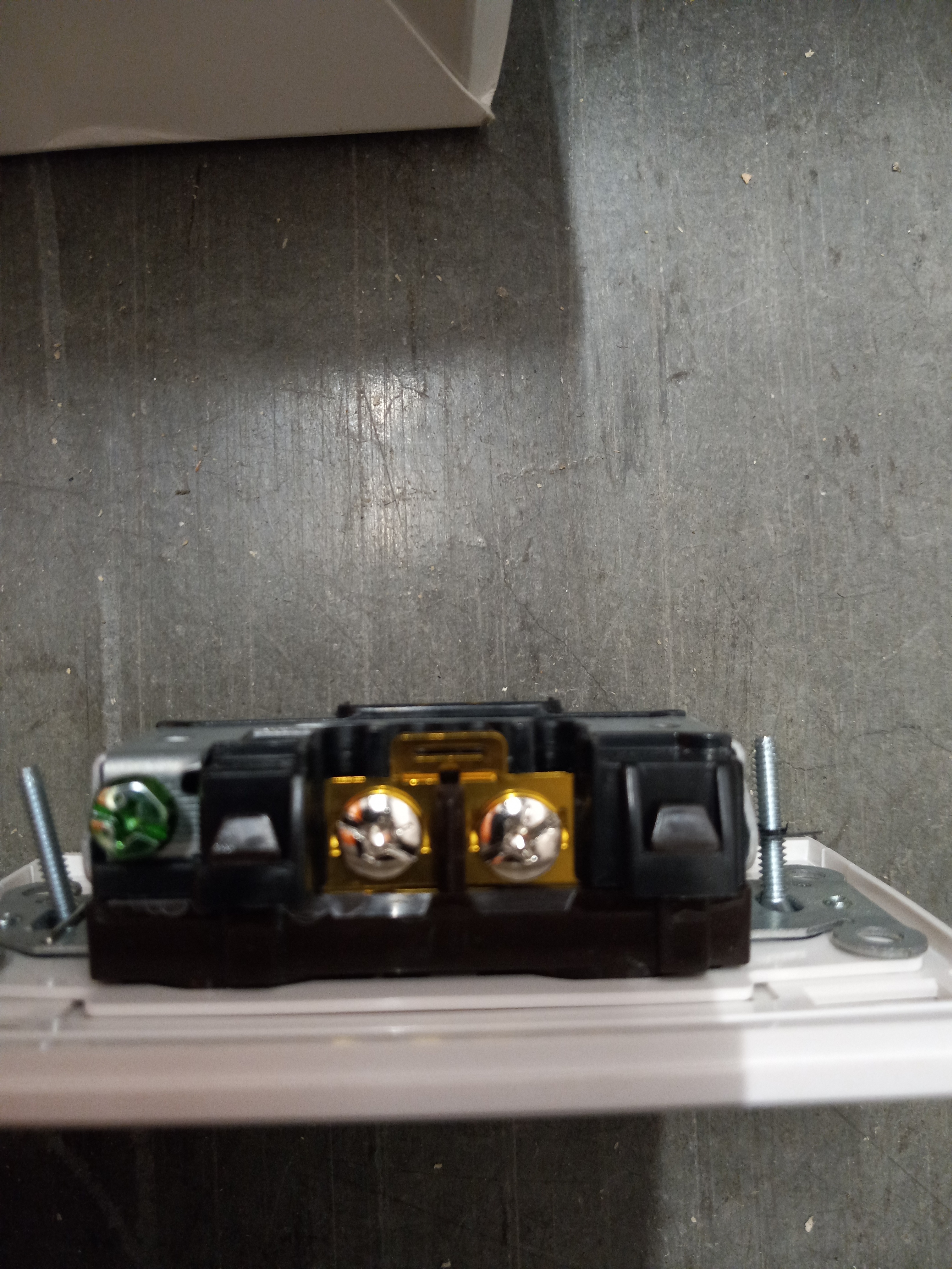 Receptacles - Lutron - photo 4