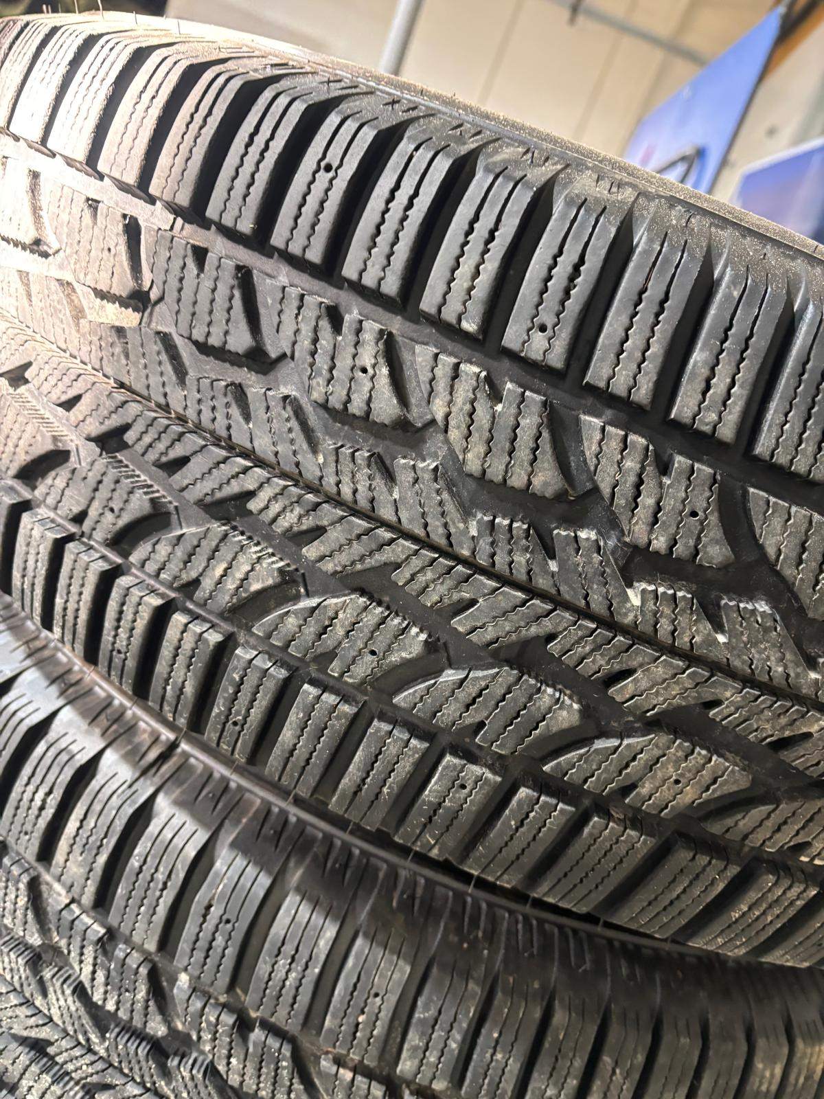 Used 265/70/R17 Firestone snows–RAM/F150/Expedition/Sierra/Silv - photo 3