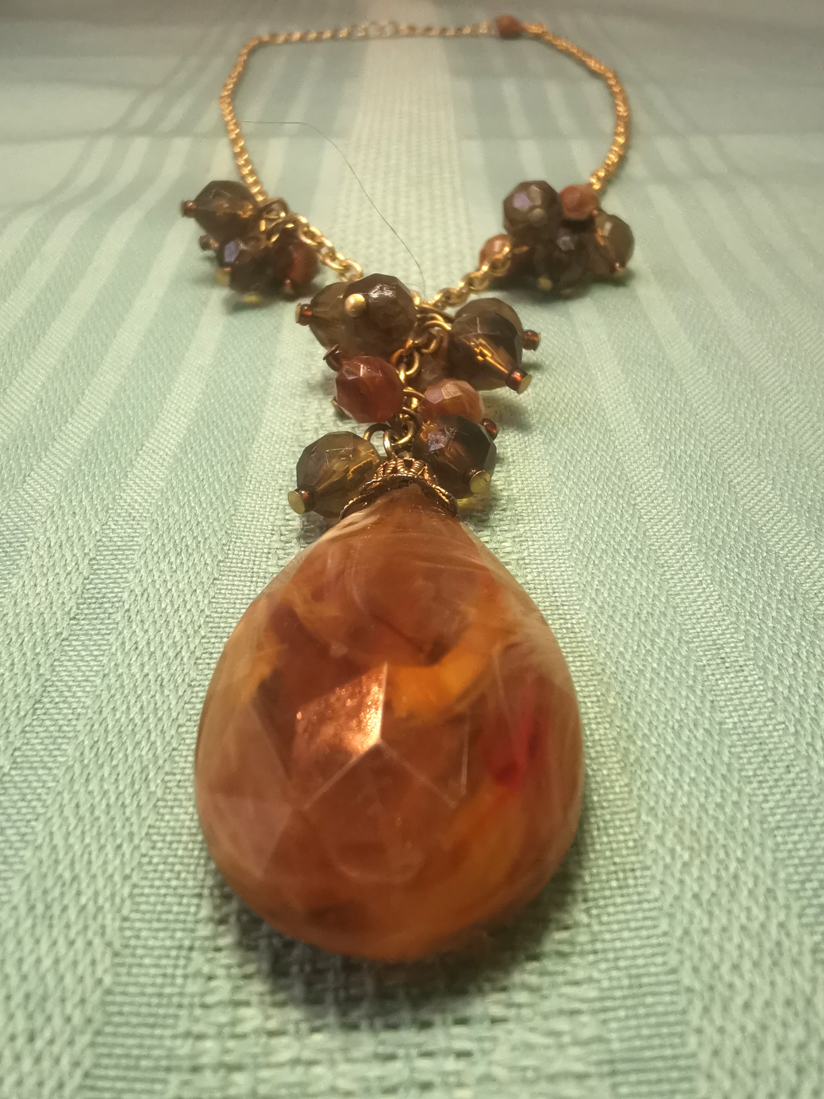 Circa 1970 Faux Amber Teardrop Pendant Necklace Cluster Bead 25" - photo 4