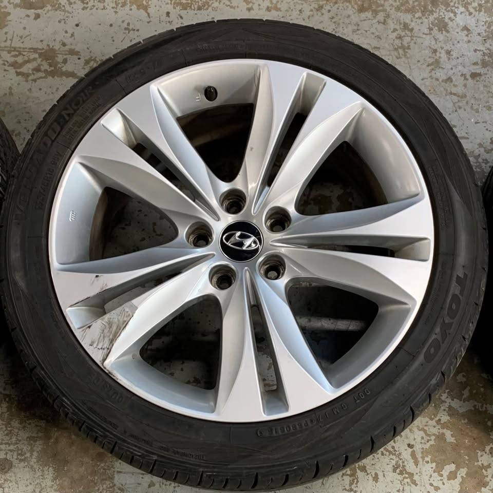 18 INCH HYUNDAI GENESIS WHEEL & TIRE PACKAGE - photo 2