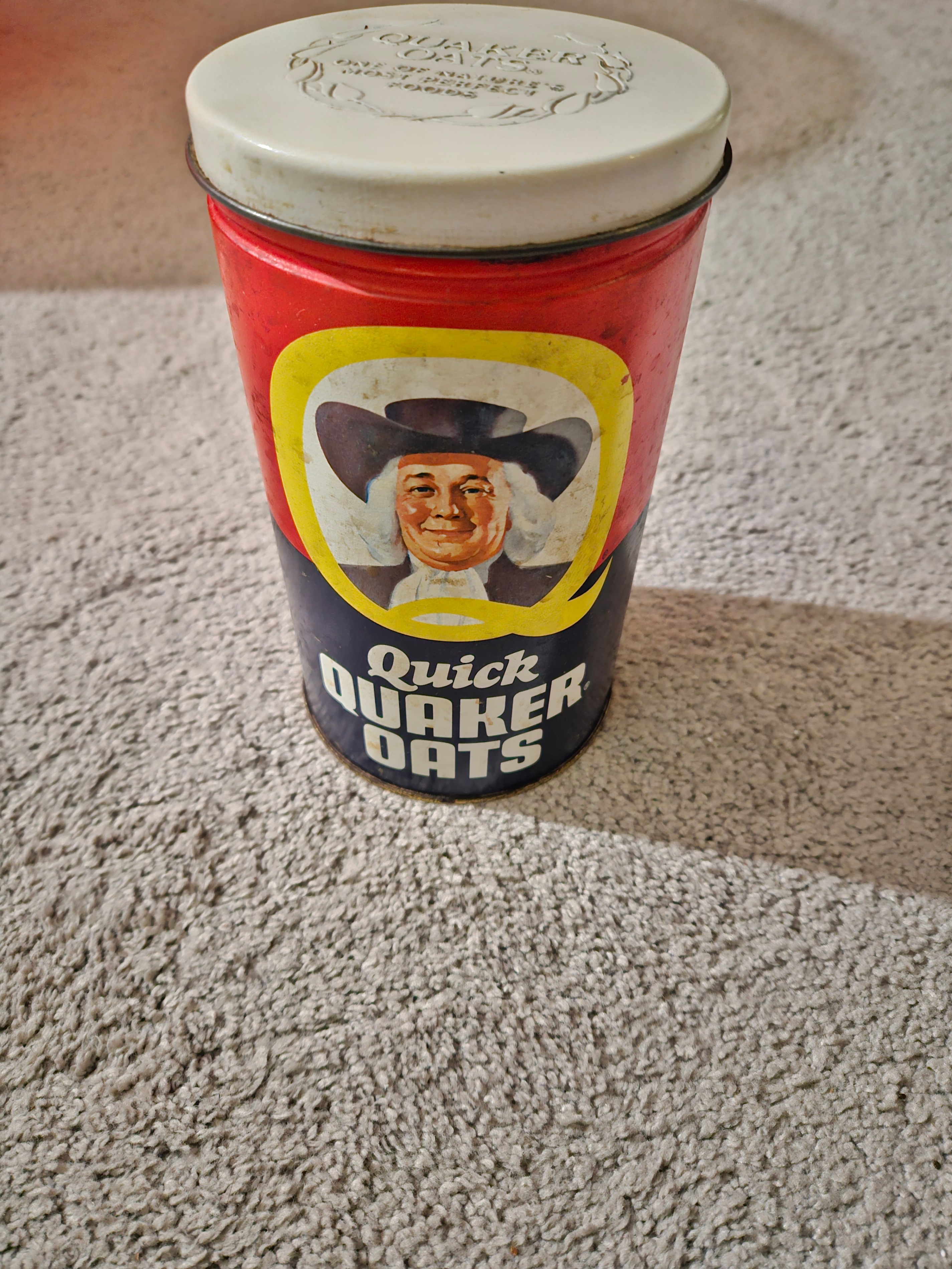 Vintage Quaker Oats Tin Can Limited Edition 1982, 7.5" x 4.25"
