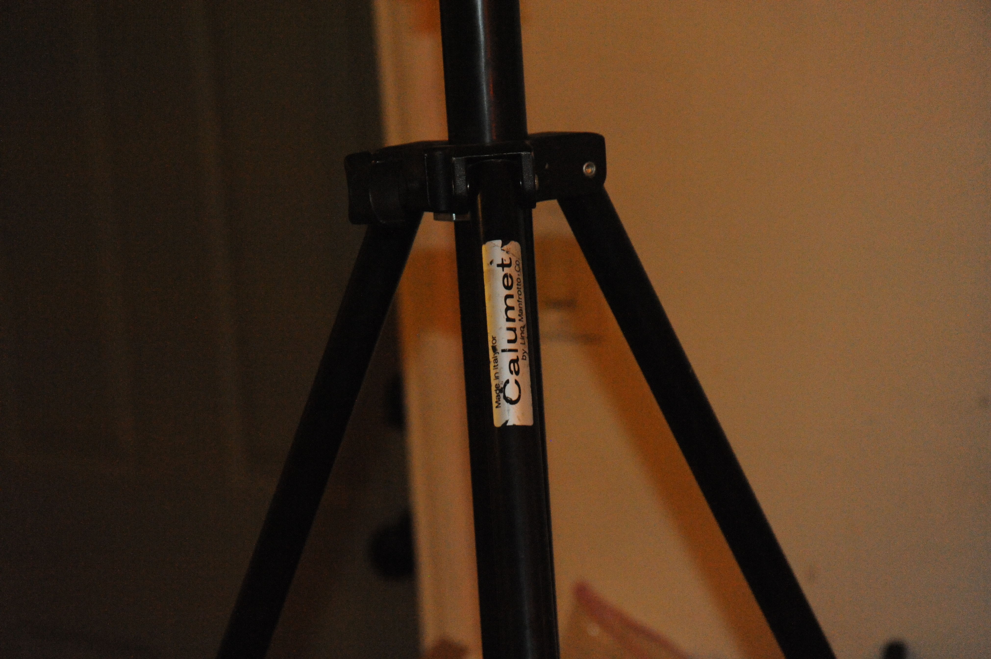 Calumet by Lino Manfrotto 004B Tripod - photo 4
