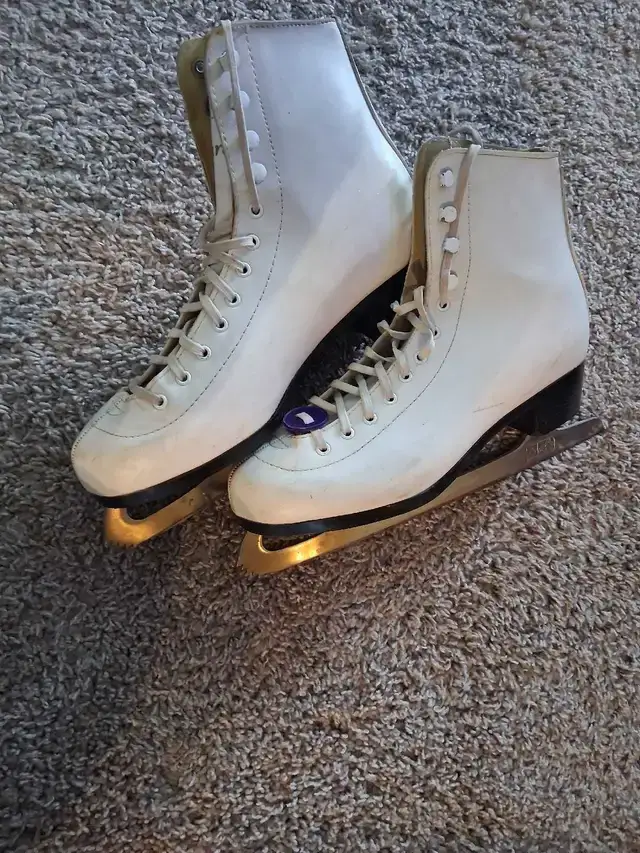 Chimo Tara Ice Skates